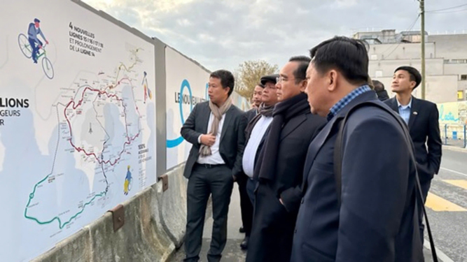 L&atilde;nh đạo tỉnh Long An khảo s&aacute;t dự &aacute;n Metro Grand Paris tại Ph&aacute;p Ảnh: TRƯỜNG GIANG