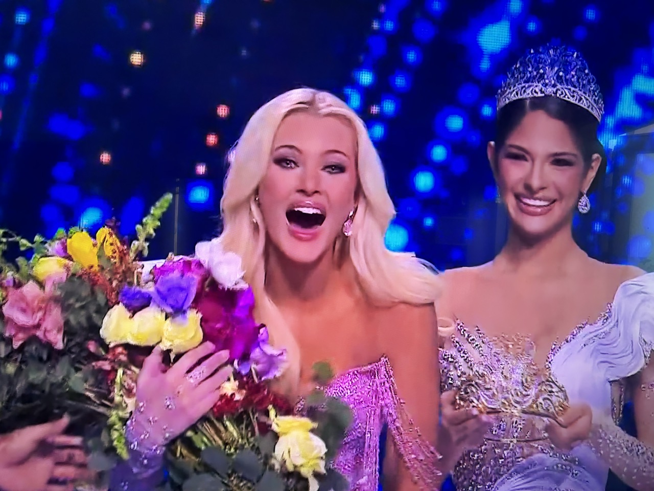 Nhan sắc Đan Mạch đăng quang Miss Universe 2024, Kỳ Duyên chỉ vào top 30
- Ảnh 5.