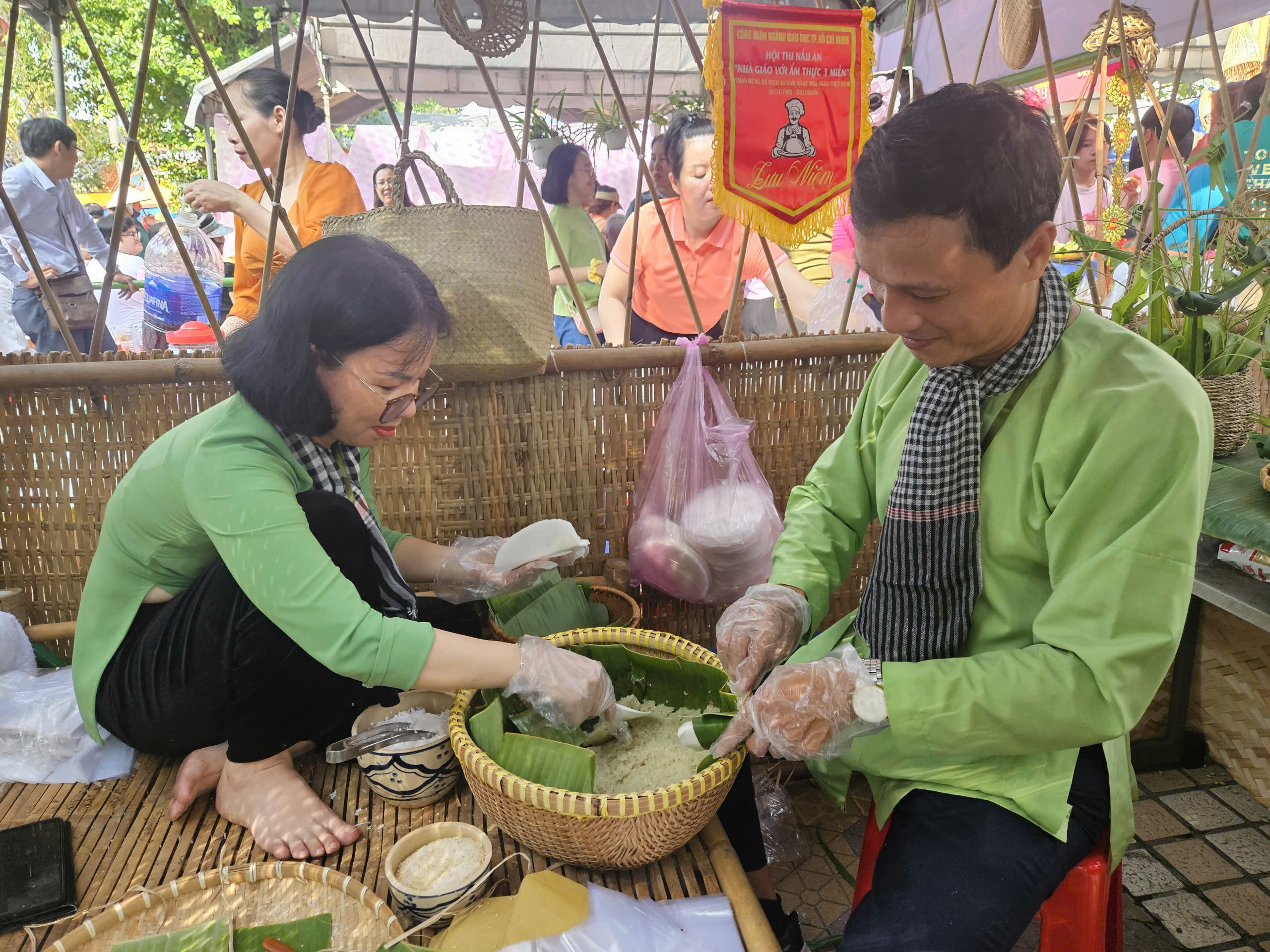 Bất ngờ với &ldquo;t&agrave;i lẻ&rdquo; của nhiều gi&aacute;o vi&ecirc;n ở TP HCM- Ảnh 4.