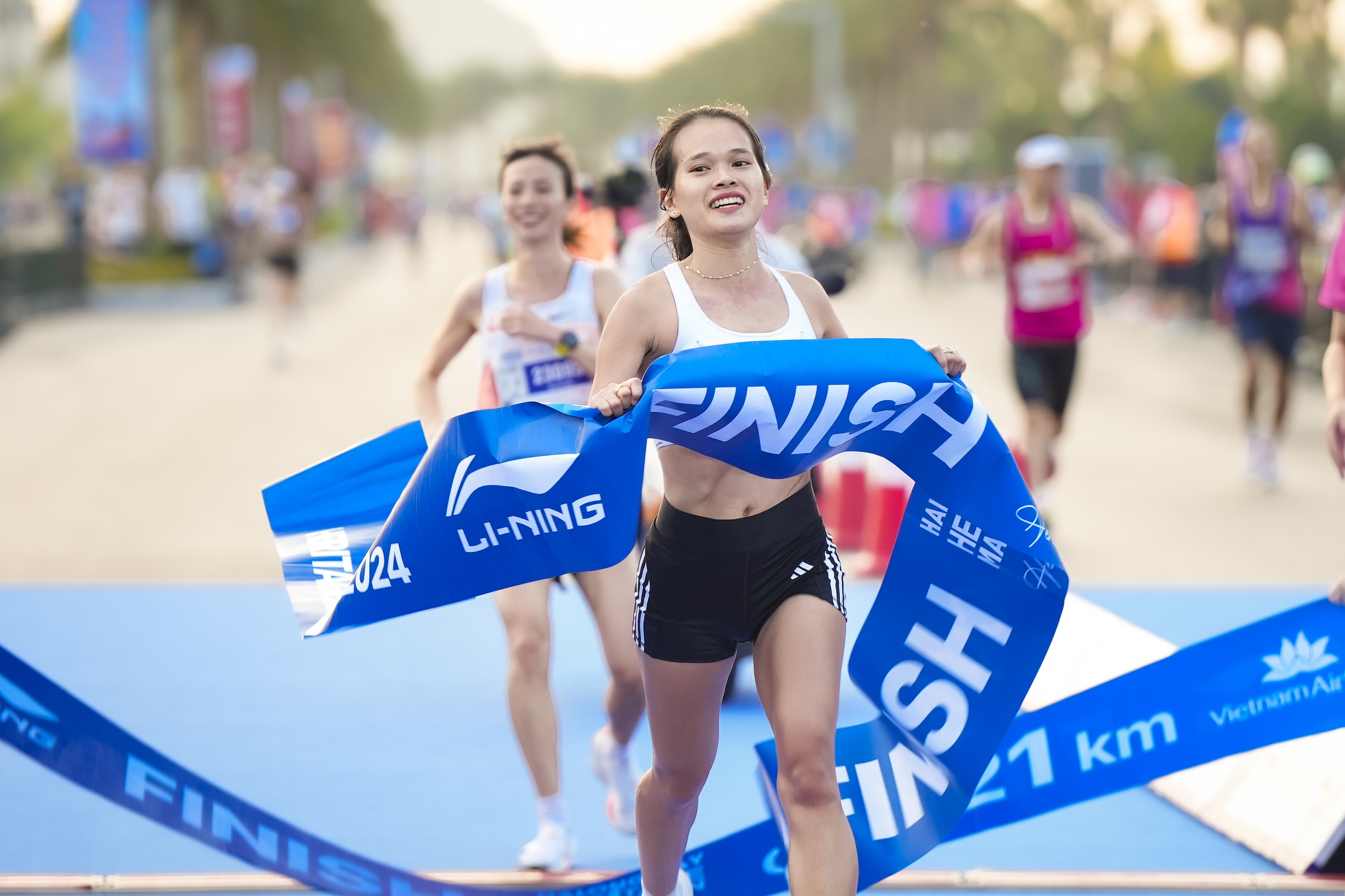 Hồng Lệ, Nguy&ecirc;n Thanh v&ocirc; địch nữ, nam Giải chạy Marathon Quốc Tế Di sản Hạ Long 2024- Ảnh 3.