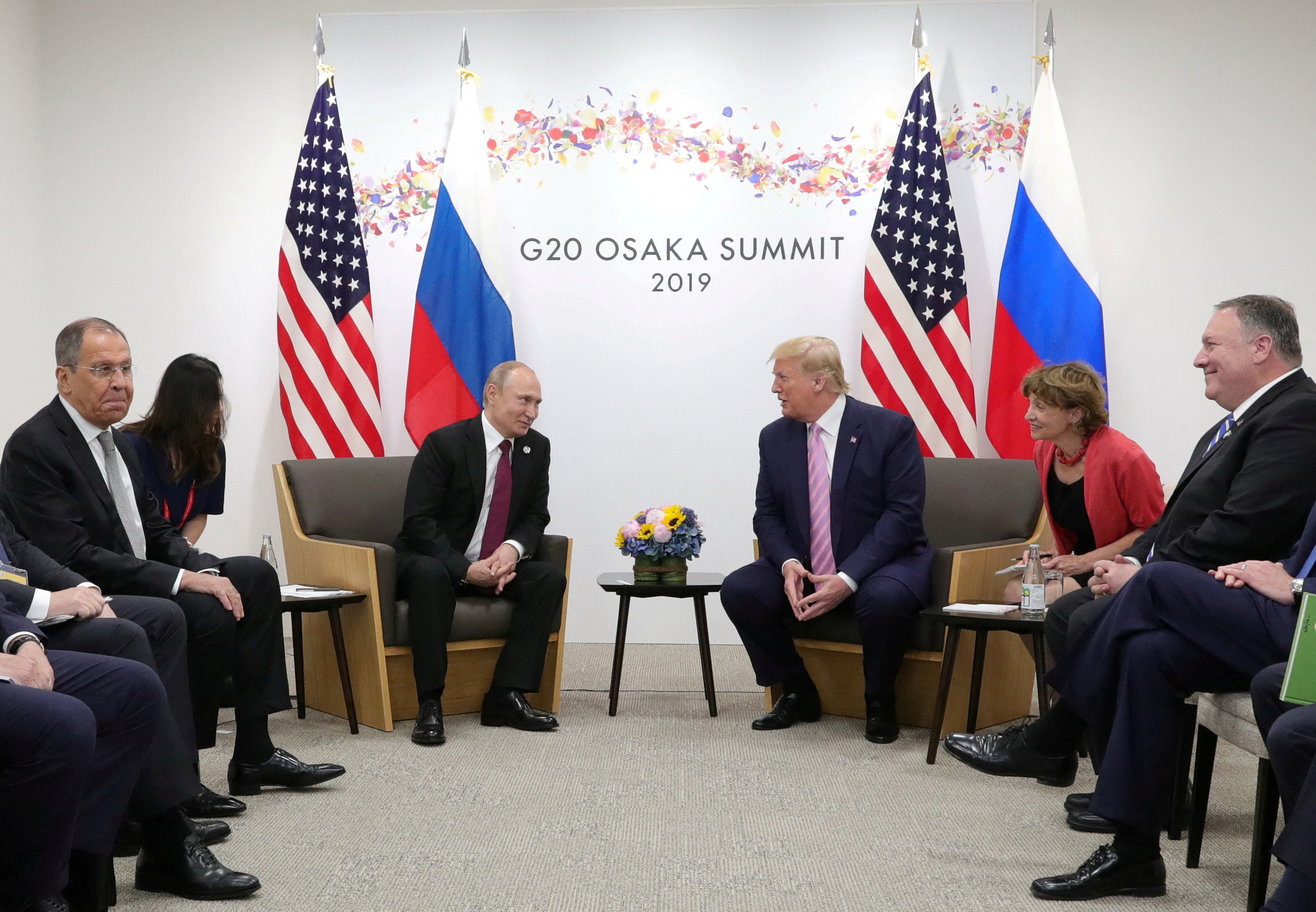 Bên lề Hội nghị Thượng đỉnh G20 tại TP Osaka - Nhật Bản hồi tháng 6-2019 đã diễn ra cuộc gặp Tổng thống Nga Vladimir Putin (thứ 3 từ trái sang) và ông Donald Trump (khi đó là tổng thống Mỹ) Ảnh: Reuters