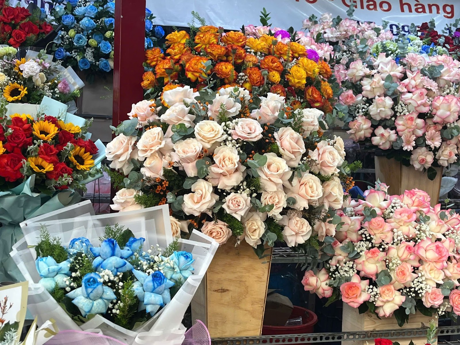 Thị trường hoa, qu&agrave; tặng tri &acirc;n thầy c&ocirc; dịp 20-11 c&oacute; g&igrave; đặc biệt? - Ảnh 5.