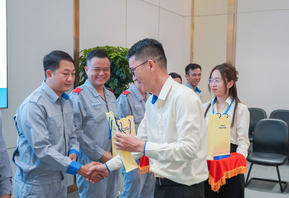 Động viên, khích lệ kịp thời sẽ giúp doanh nghiệp giữ chân người lao động tốt hơn