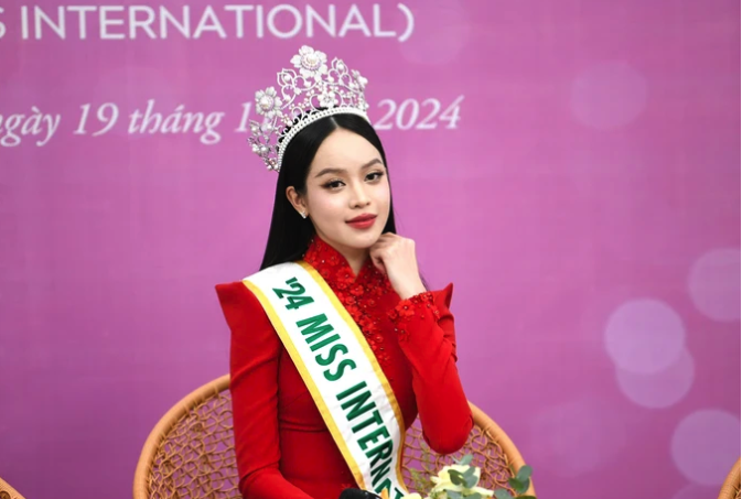 Hoa hậu Thanh Thủy: T&ocirc;i kh&ocirc;ng qu&ecirc;n sứ mệnh của m&igrave;nh- Ảnh 2.