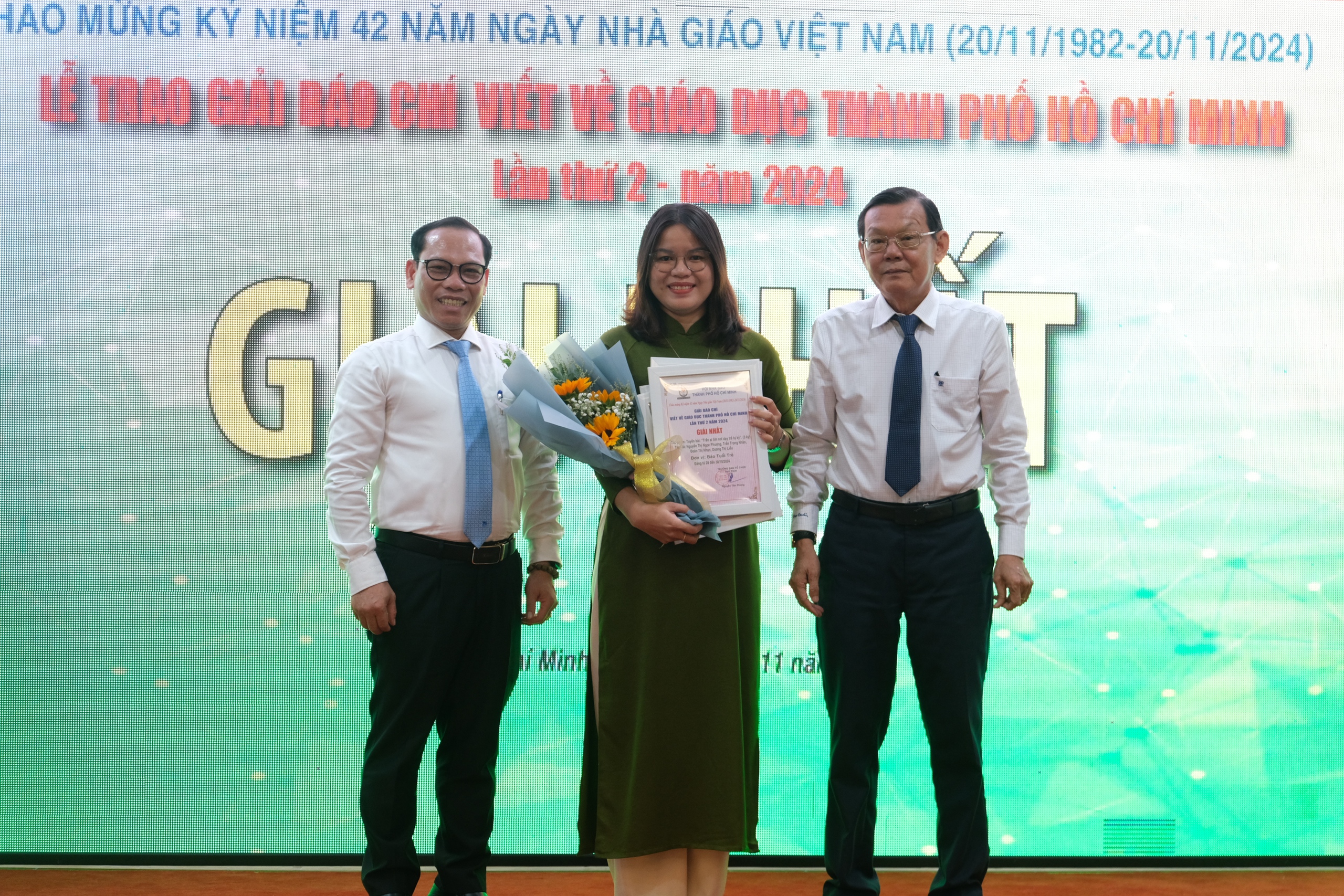 B&aacute;o Người Lao Động đoạt hai giải b&aacute;o ch&iacute; viết về gi&aacute;o dục TP HCM- Ảnh 2.