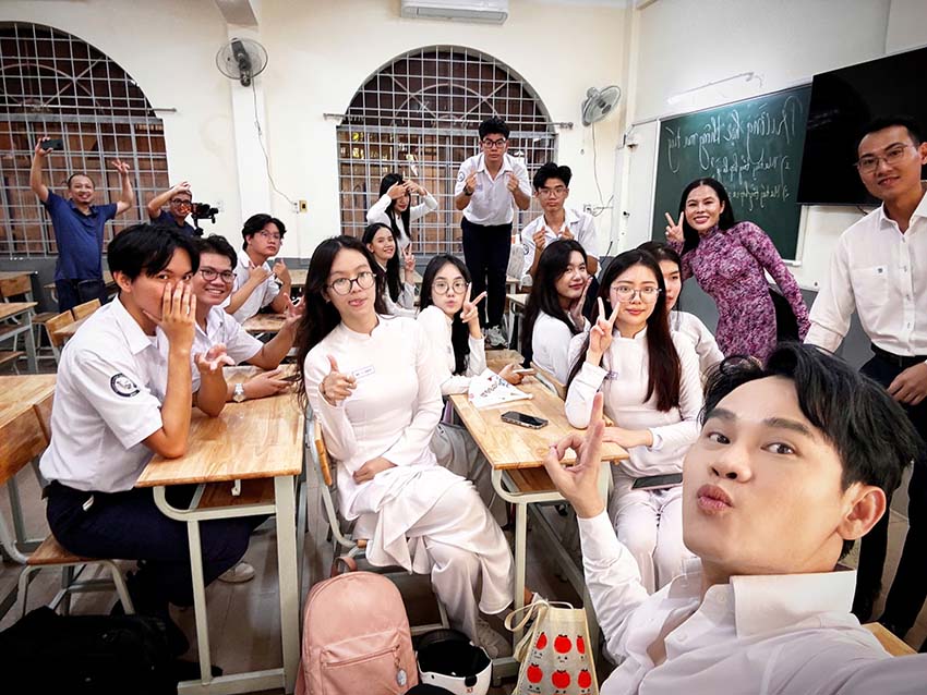 MC Hồng Ph&uacute;c gửi th&ocirc;ng điệp ph&ograve;ng chống ma t&uacute;y tới người trẻ- Ảnh 1.