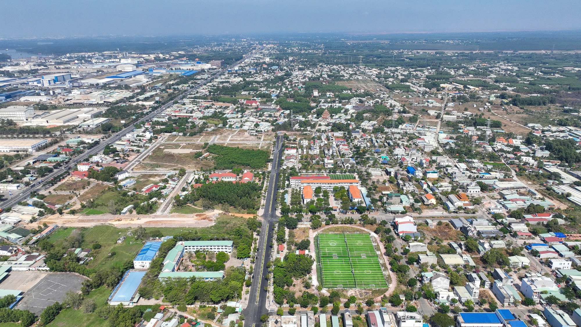 UBND tỉnh B&agrave; Rịa - Vũng T&agrave;u ủy quyền cho Sở TN-MT cấp &ldquo;sổ đỏ&rdquo; lần đầu - Ảnh 1.