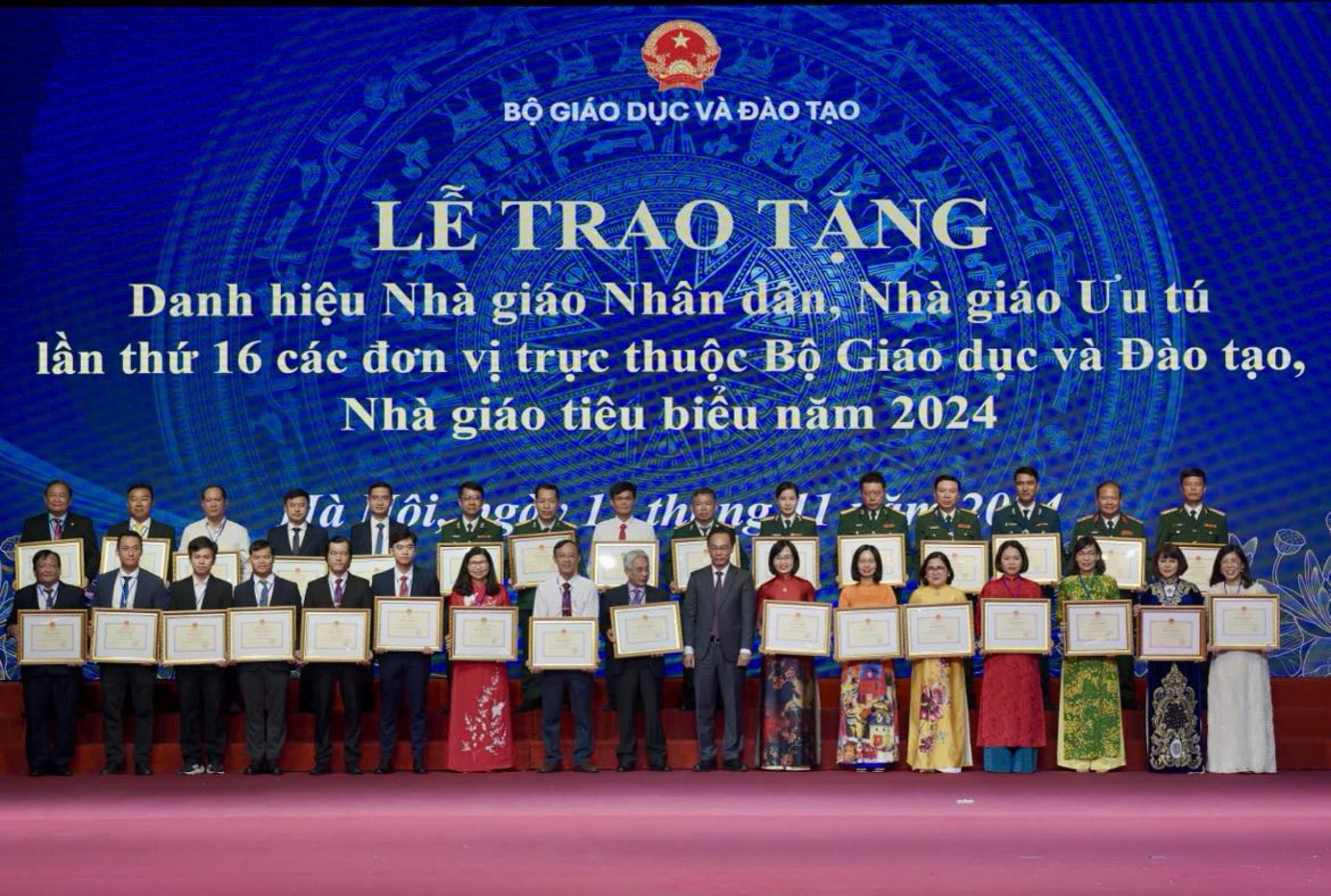 Hiệu trưởng Trường ĐH Cửu Long được Bộ GD-ĐT tuy&ecirc;n dương- Ảnh 1.