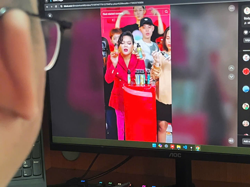 Nhiều k&ecirc;nh tr&ecirc;n TikTok ghi lại c&aacute;c phi&ecirc;n livestream của KOL, sau đ&oacute; đăng lại v&agrave; gắn giỏ h&agrave;ng để kiếm hoa hồng m&agrave; kh&ocirc;ng xin ph&eacute;p