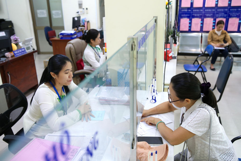 Tinh giản, n&acirc;ng cao hiệu quả hoạt động của bộ m&aacute;y c&ocirc;ng vụ v&igrave; một mục ti&ecirc;u cao nhất l&agrave; x&acirc;y dựng nền h&agrave;nh ch&iacute;nh v&igrave; nh&acirc;n d&acirc;n phục vụ. Ảnh: HO&Agrave;NG TRIỀU