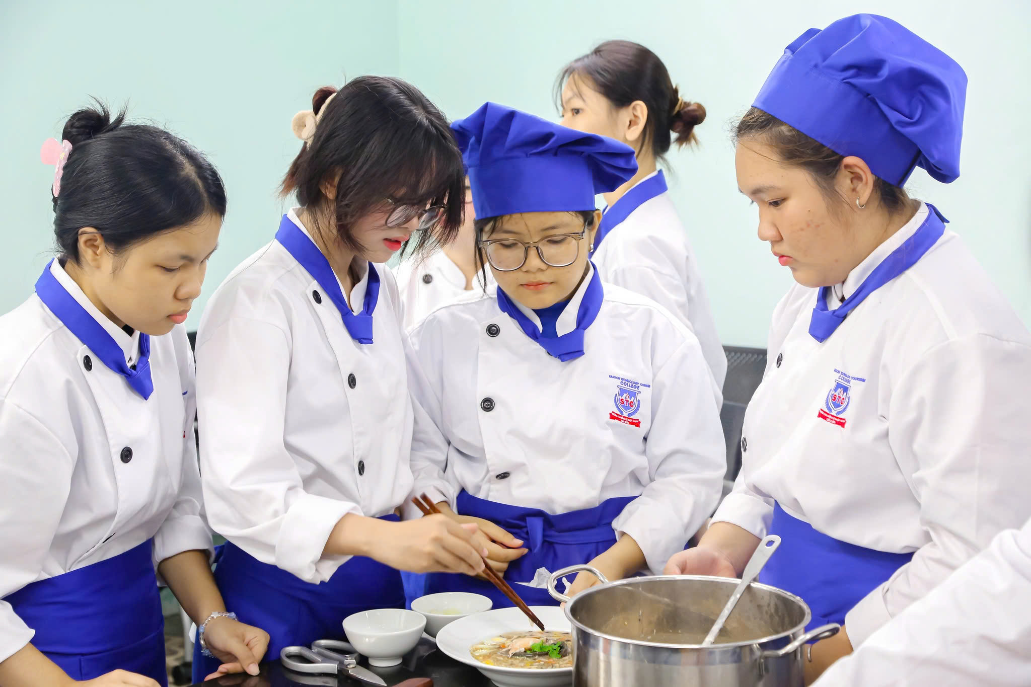 B&aacute;o động về chất lượng nguồn nh&acirc;n lực du lịch- Ảnh 1.