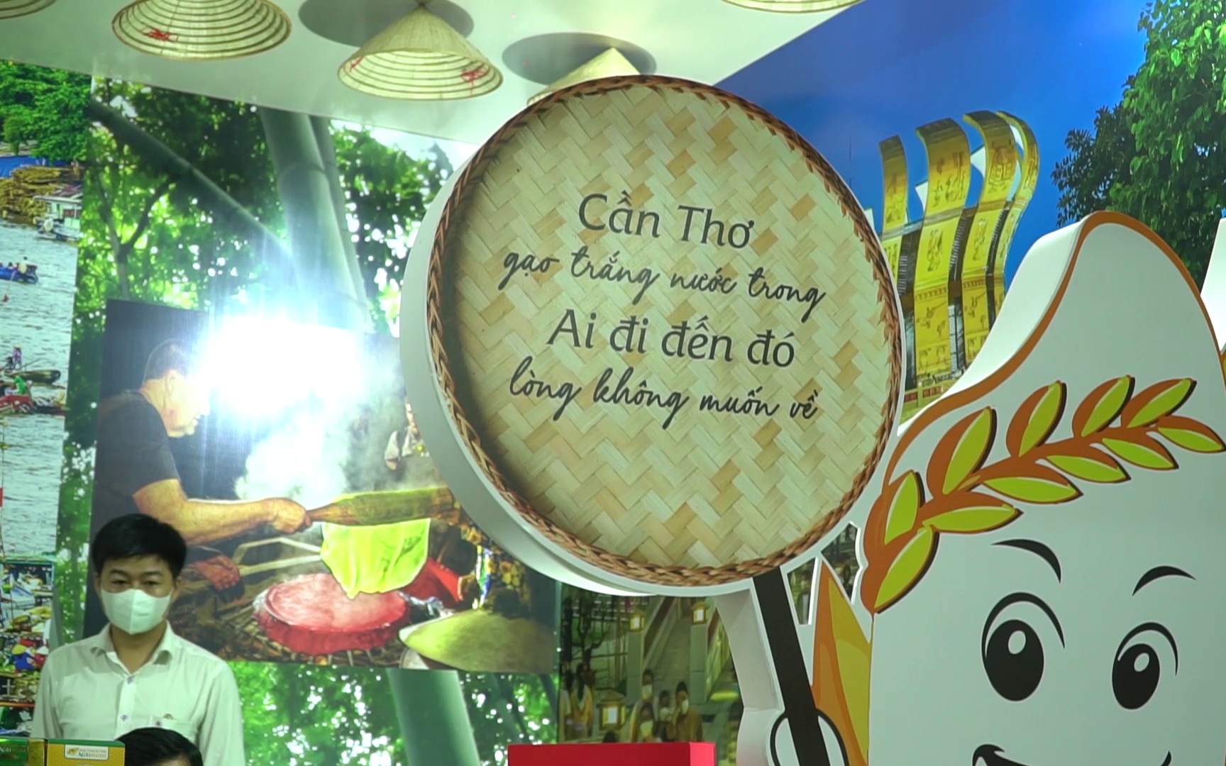 VIDEO: Nhiều đặc sản đổ về “Cần Thơ gạo trắng nước trong”