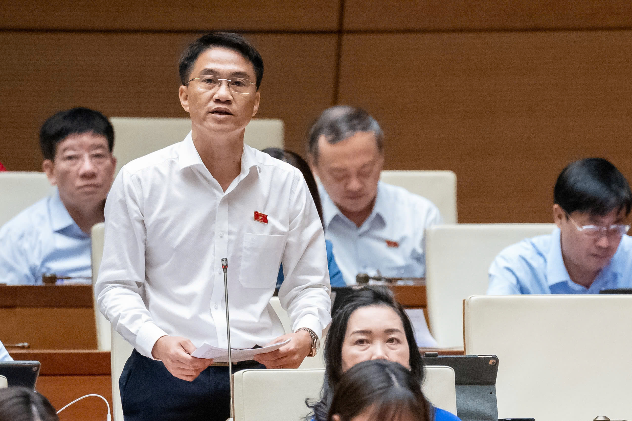 Đại biểu Quốc hội đề nghị quản l&yacute; "dạy th&ecirc;m, học th&ecirc;m" thay v&igrave; cấm- Ảnh 1.