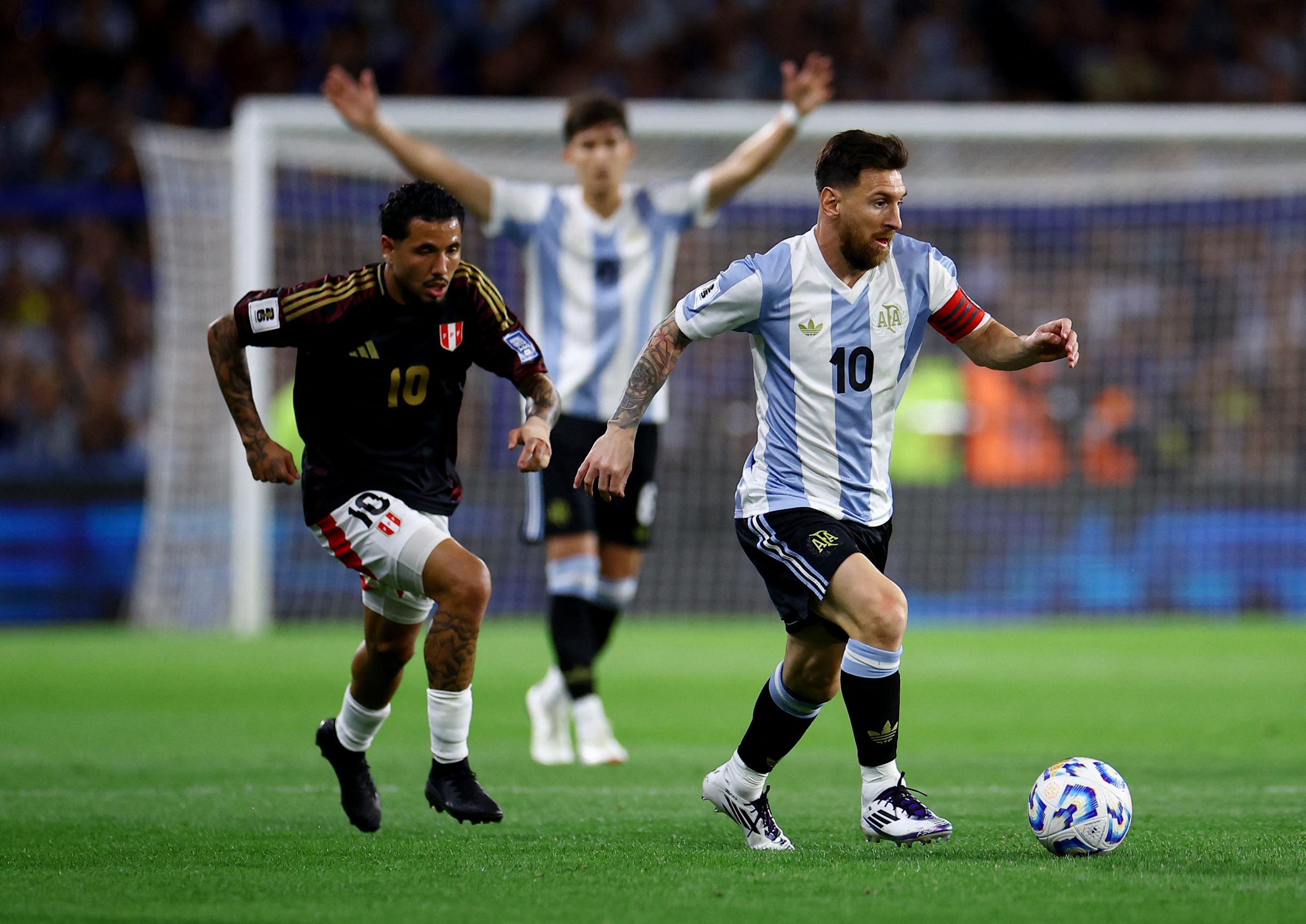 Bất chiến tự nhiên thành, Argentina được trao vé thứ 7 dự World Cup- Ảnh 2.