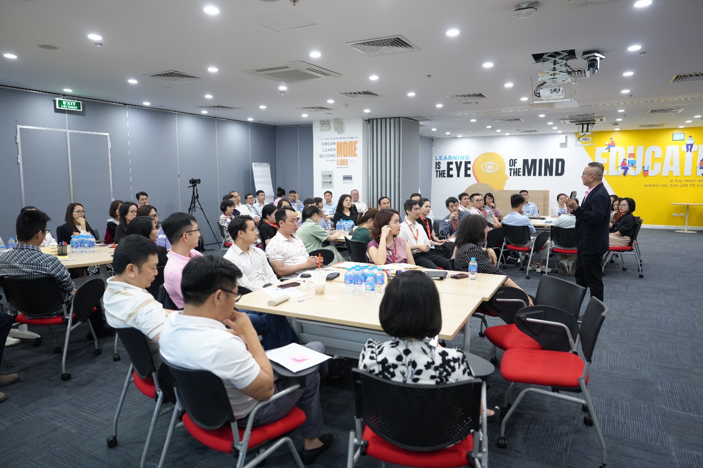 ROX Group được vinh danh “Nơi làm việc tốt nhất Việt Nam” năm thứ 2 liên tiếp- Ảnh 4. ROX Group được vinh danh “Nơi làm việc tốt nhất Việt Nam” năm thứ 2 liên tiếp- Ảnh 4.