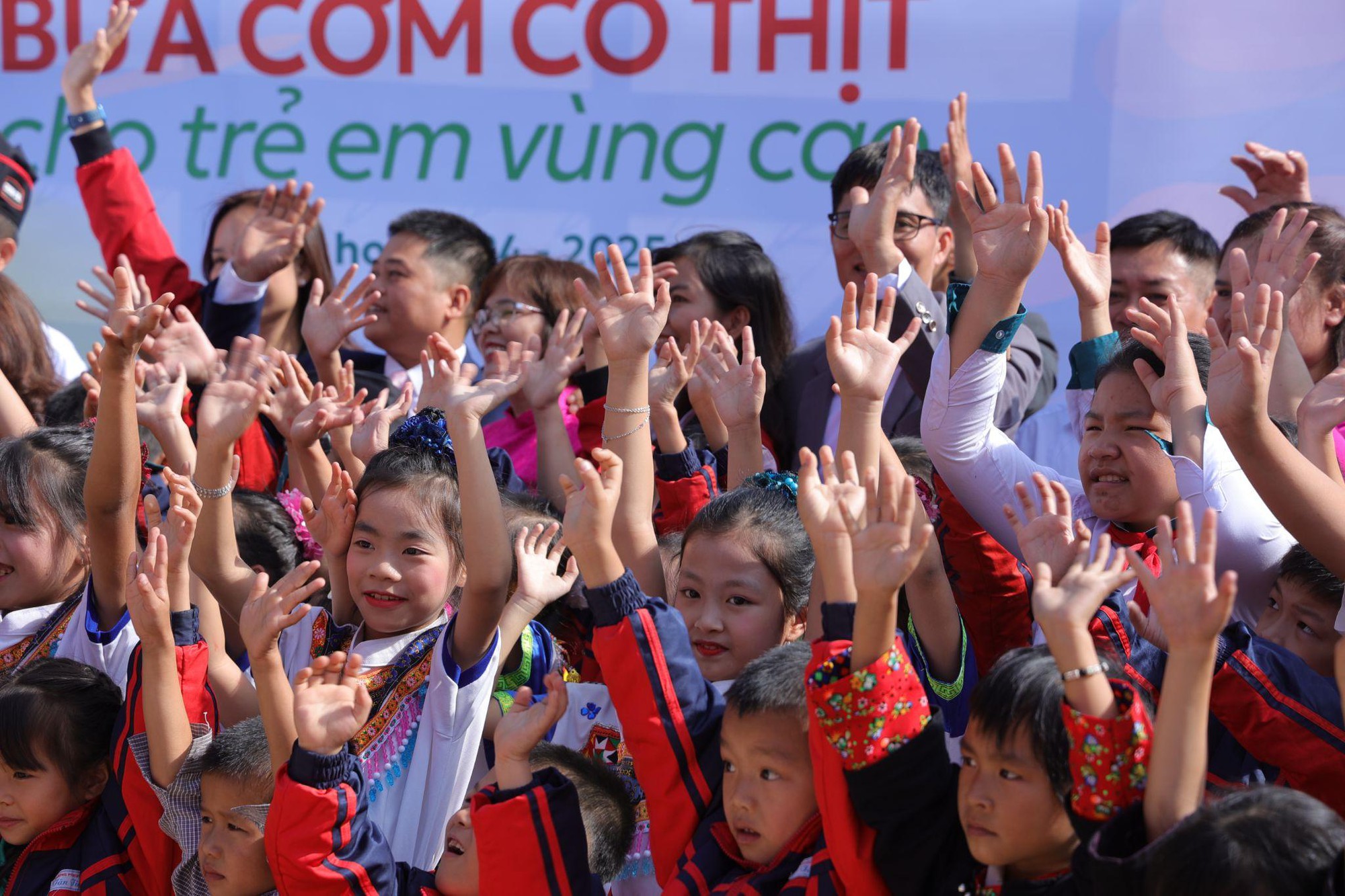 CHIN-SU mang chảo cơm có thịt đặc biệt lên vùng cao nhân dịp 20-11- Ảnh 10.