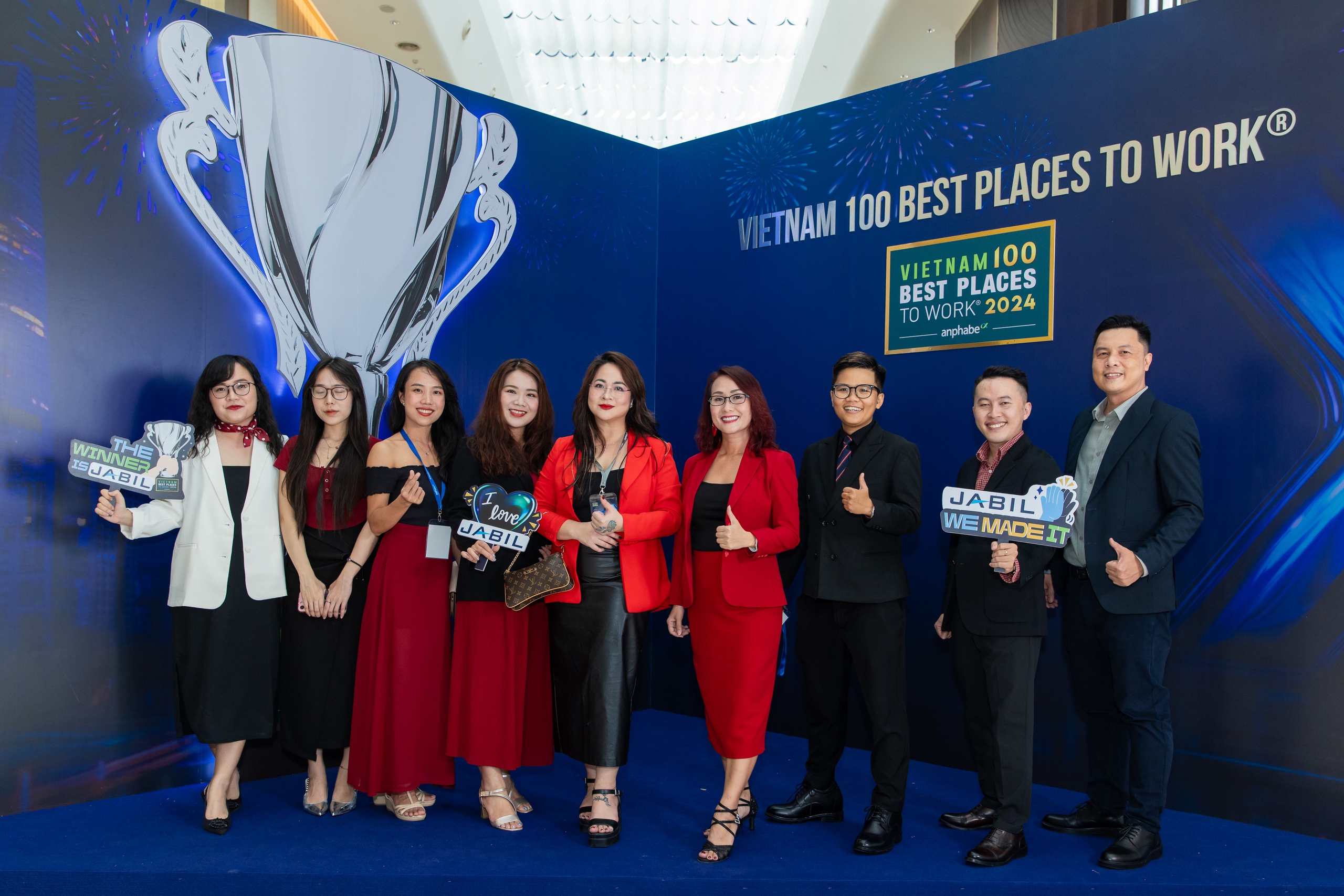 Doanh nghiệp n&agrave;o đang dẫn đầu top 100 nơi l&agrave;m việc tốt nhất Việt Nam?- Ảnh 1.