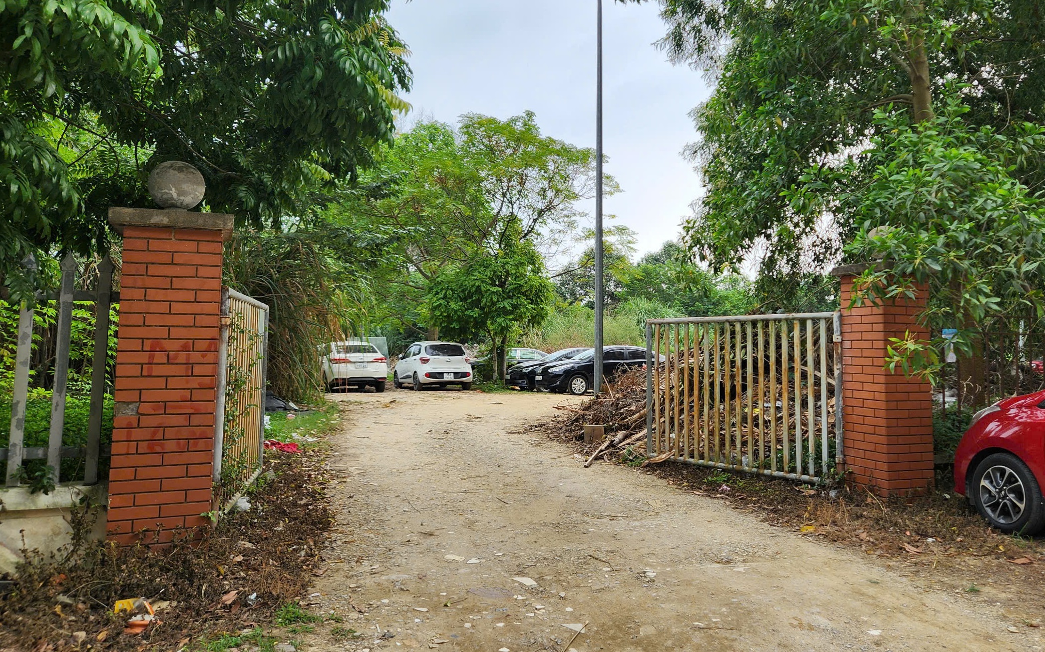 Ph&ograve;ng kh&aacute;m bỏ hoang tr&ecirc;n khu "đất v&agrave;ng" hơn 8.000 m2 ở TP Thanh H&oacute;a- Ảnh 12.