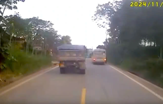Vụ b&eacute; g&aacute;i 5 tuổi bị t&ocirc;ng tử vong: T&agrave;i xế chịu tr&aacute;ch nhiệm thế n&agrave;o?- Ảnh 1.