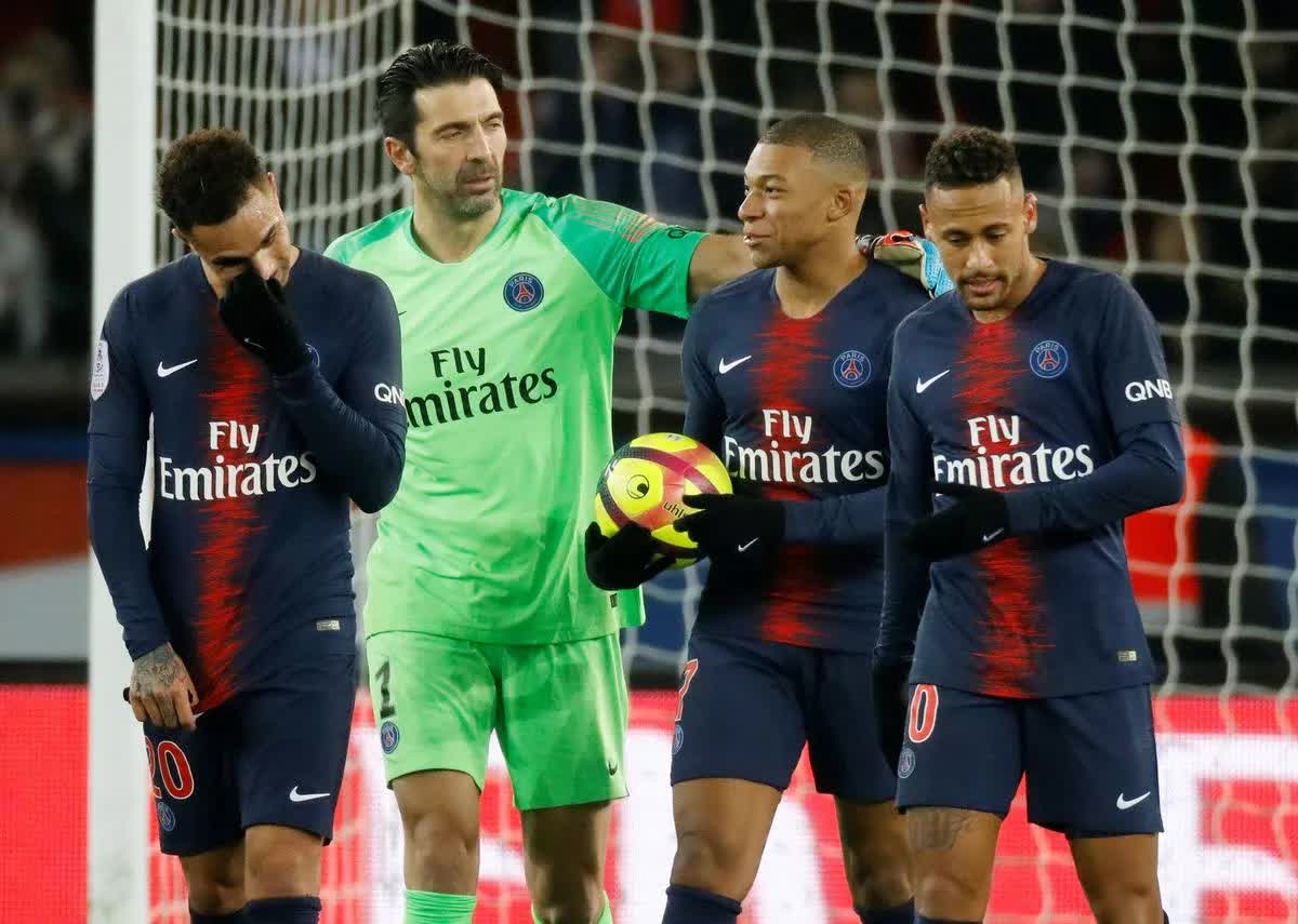Buffon nhận định một Neymar sung m&atilde;n th&igrave; đẳng cấp hơn cả Messi, Ronaldo- Ảnh 1.