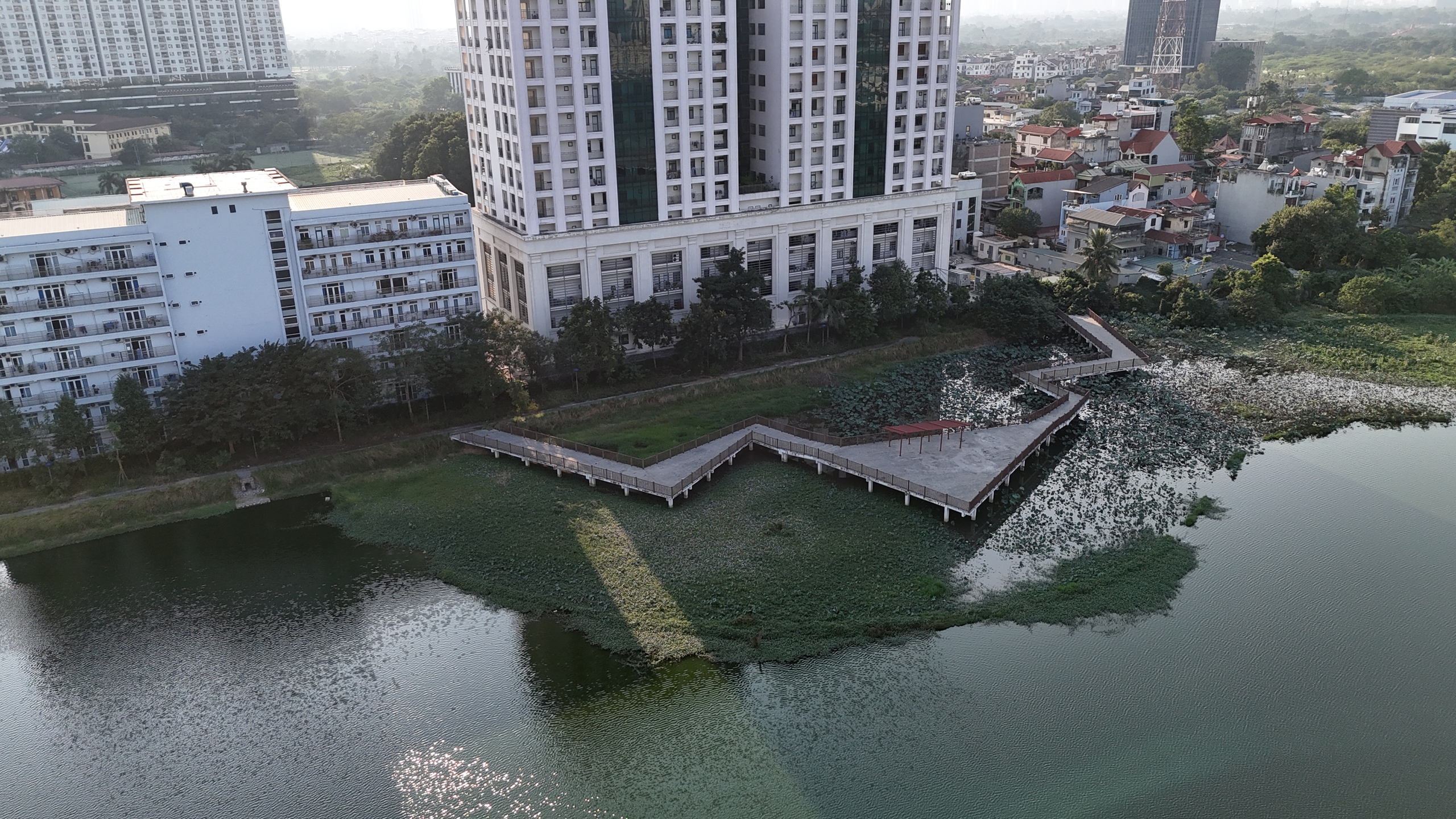 Cận cảnh c&ocirc;ng vi&ecirc;n bỏ hoang nhiều năm, nơi Chủ tịch H&agrave; Nội "lệnh" bắn ph&aacute;o hoa Tết 2025- Ảnh 4.