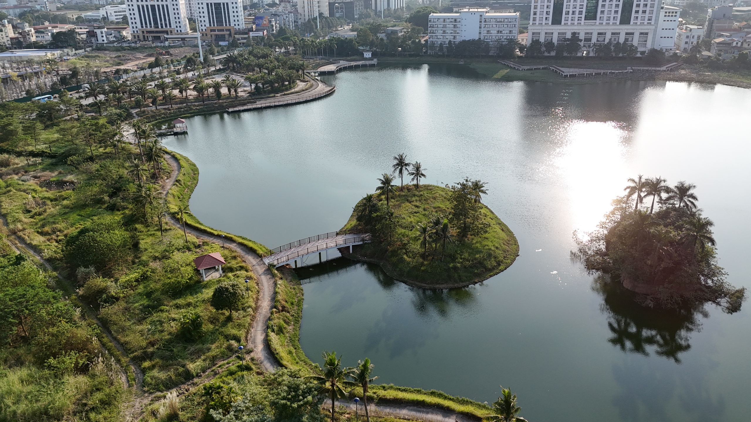 Cận cảnh c&ocirc;ng vi&ecirc;n bỏ hoang nhiều năm, nơi Chủ tịch H&agrave; Nội "lệnh" bắn ph&aacute;o hoa Tết 2025- Ảnh 2.
