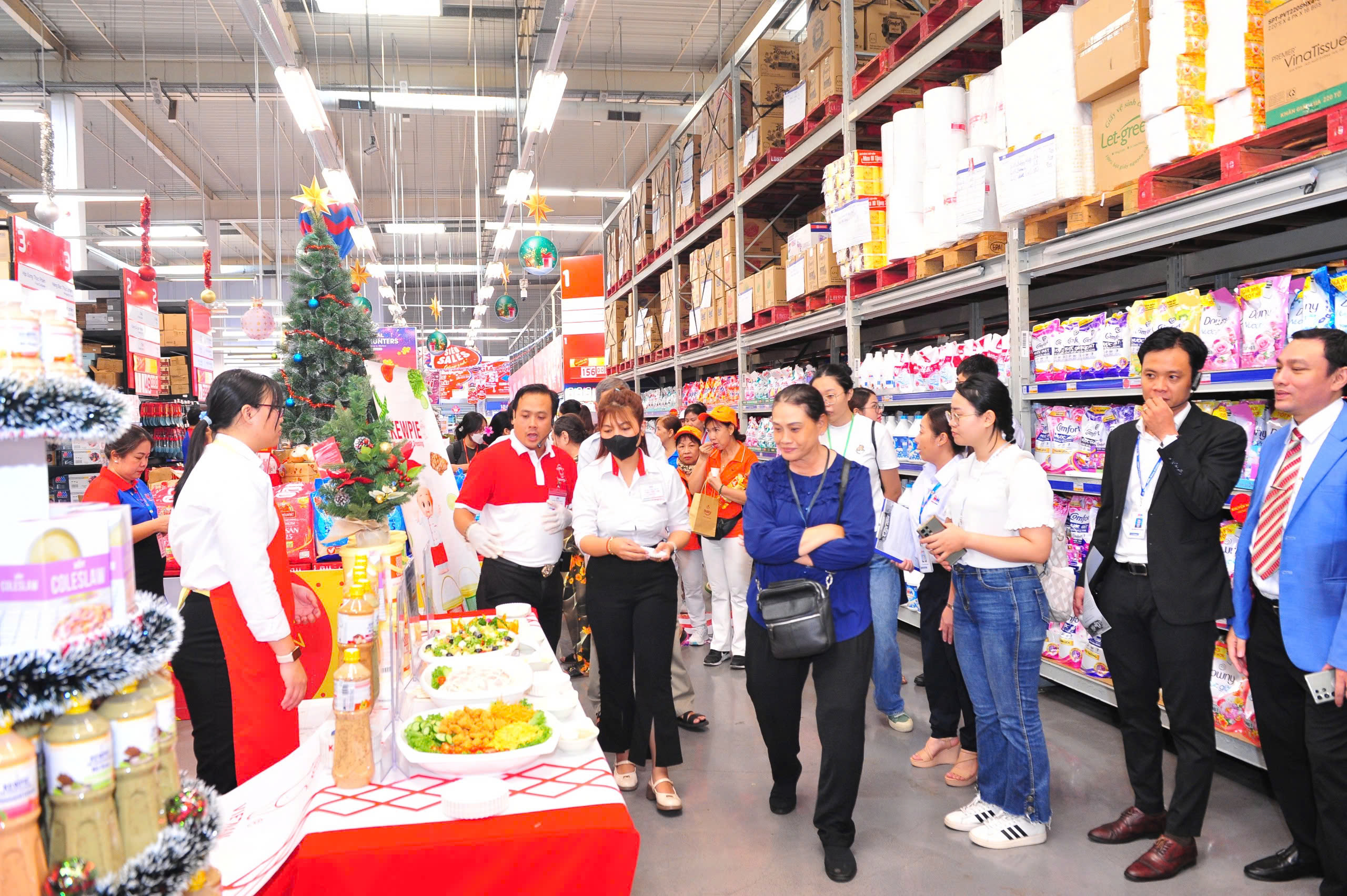 MM Mega Market tổ chức ng&agrave;y hội kh&aacute;ch h&agrave;ng chuy&ecirc;n nghiệp 2024- Ảnh 1.