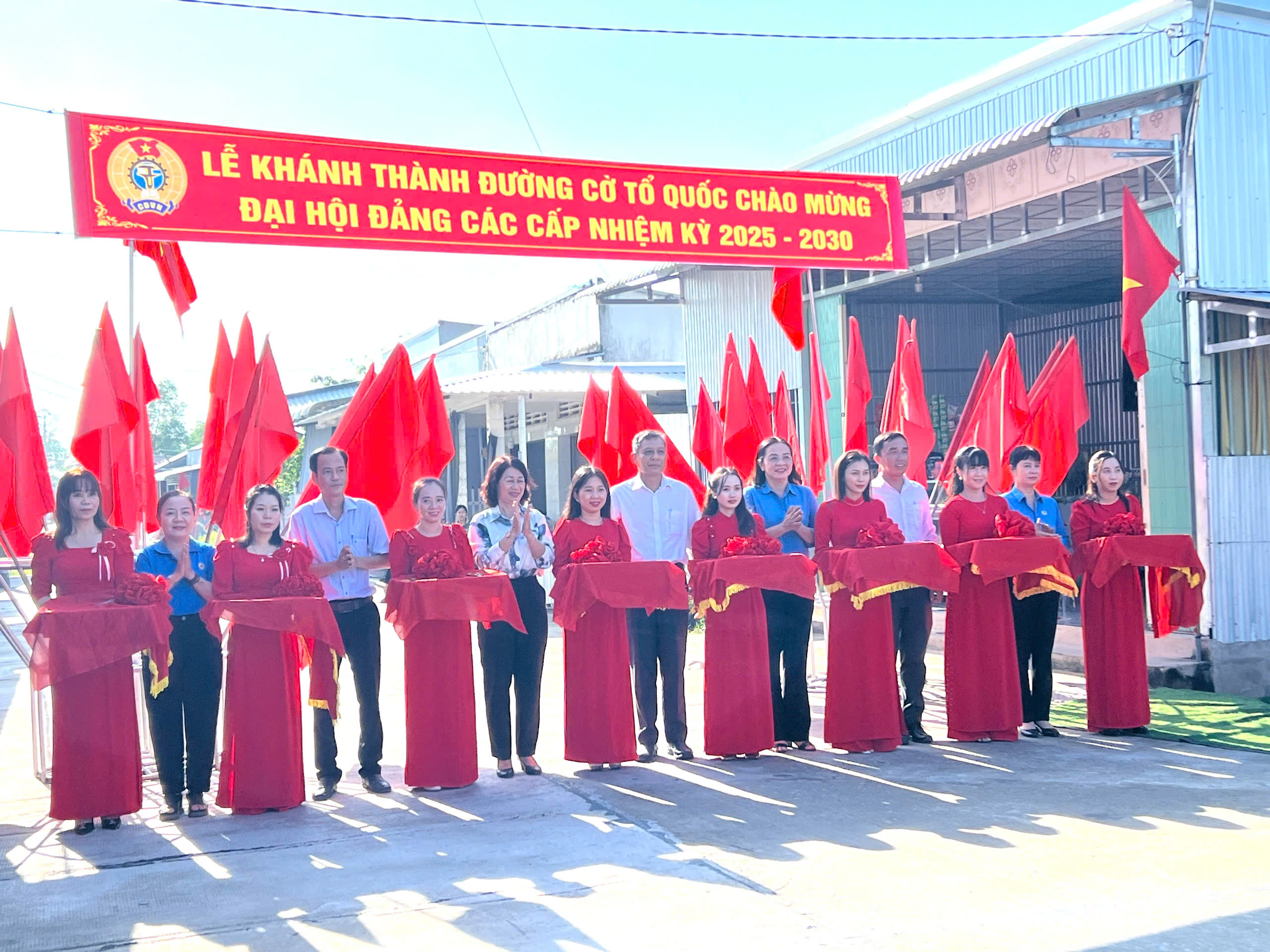 Kh&aacute;nh th&agrave;nh c&ocirc;ng tr&igrave;nh 