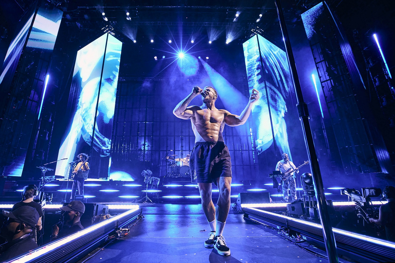 Fan Việt b&ugrave;ng nổ cảm x&uacute;c sau lời ch&agrave;o ch&iacute;nh thức từ Imagine Dragons- Ảnh 2.