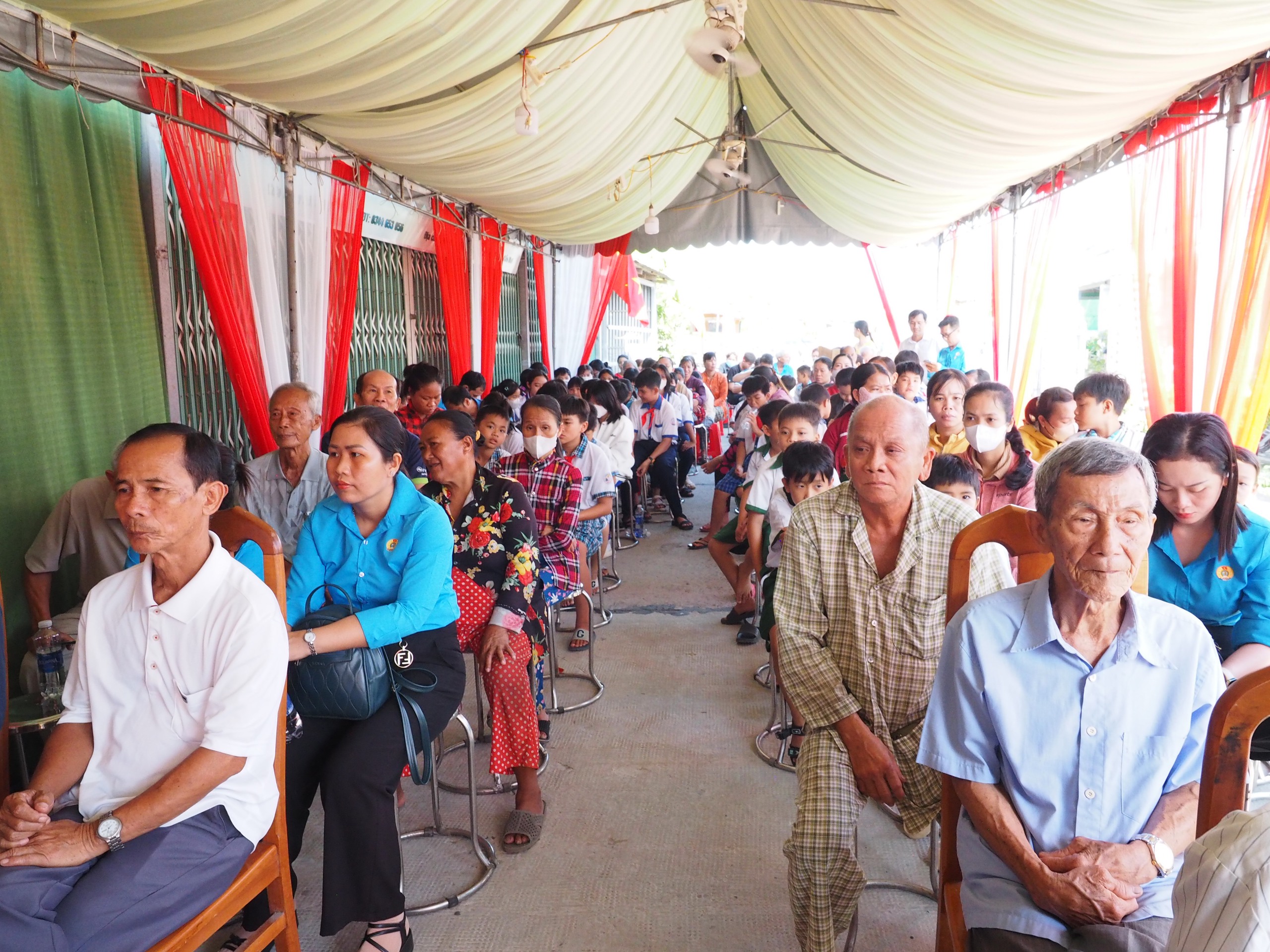 Kh&aacute;nh th&agrave;nh c&ocirc;ng tr&igrave;nh 