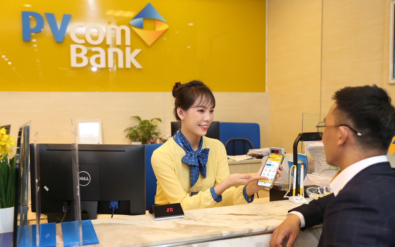 PVcomBank khuyến nghị kh&aacute;ch h&agrave;ng sớm cập nhật giấy tờ v&agrave; x&aacute;c thực sinh trắc học