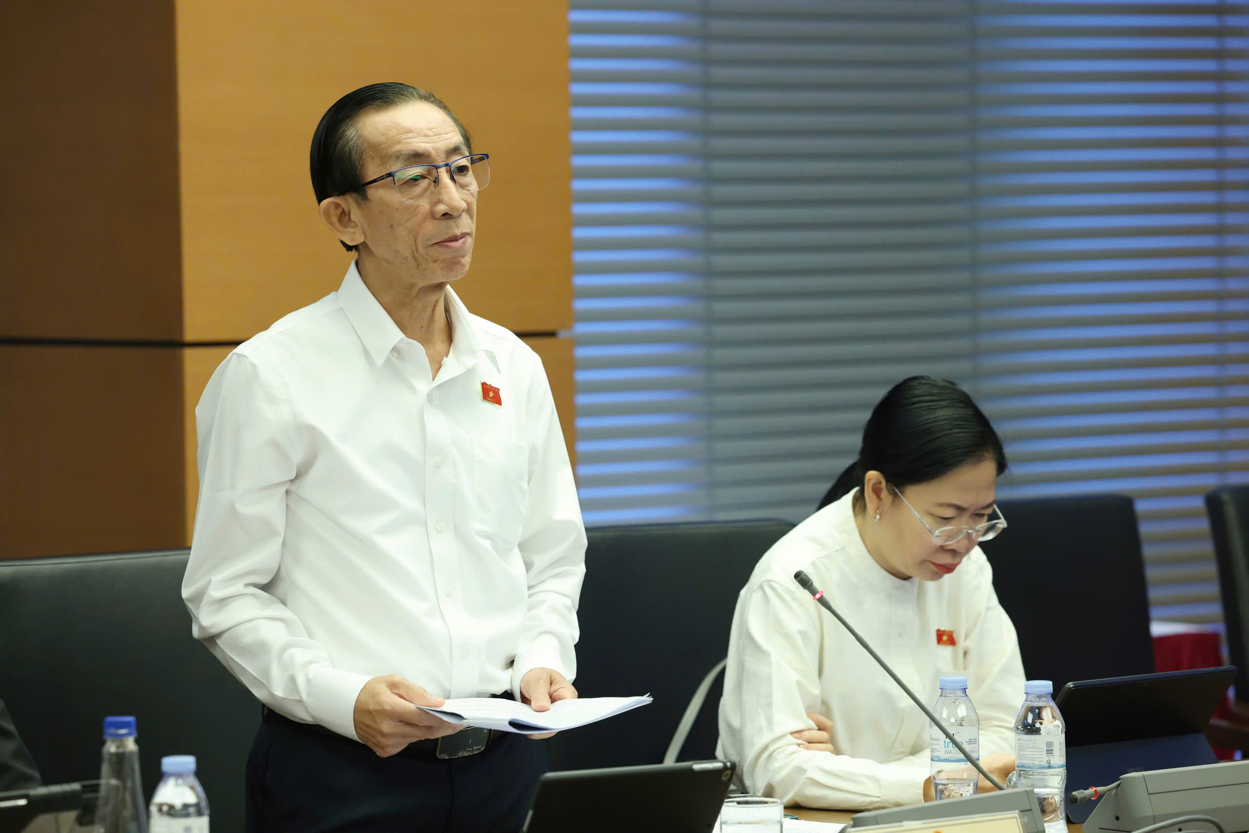 Đại biểu Trần Ho&agrave;ng Ng&acirc;n: Tăng thuế với bia cần lộ tr&igrave;nh, tr&aacute;nh "c&uacute; sốc" cho doanh nghiệp- Ảnh 1.