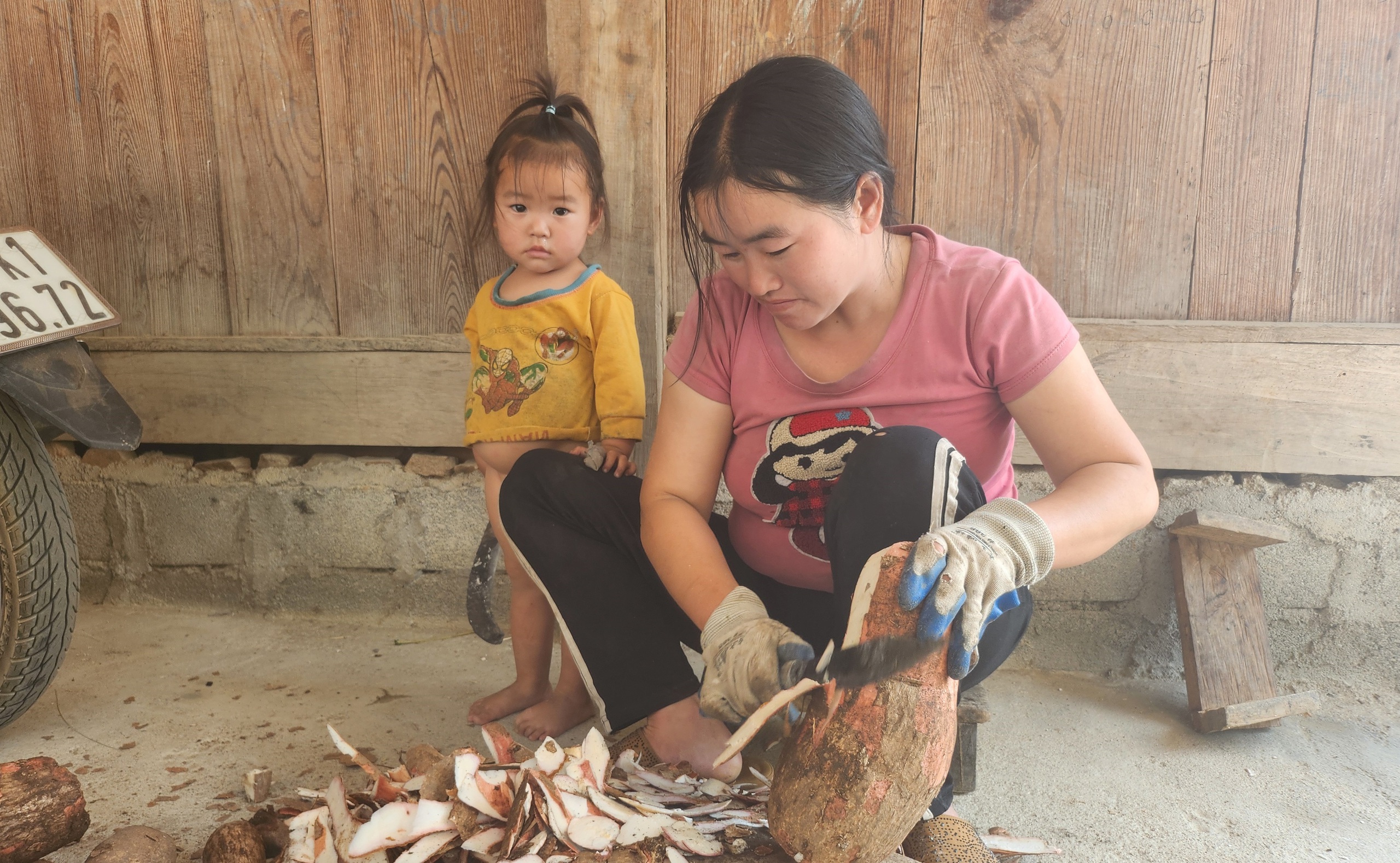 Nỗ lực để Mường L&aacute;t tho&aacute;t ngh&egrave;o- Ảnh 4.