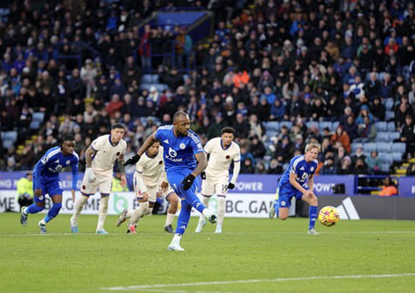 HLV Maresca gieo sầu đội b&oacute;ng cũ, Chelsea thắng Leicester giữ vững Top 3- Ảnh 6.