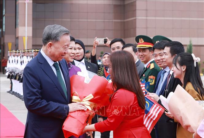Tổng B&iacute; thư T&ocirc; L&acirc;m v&agrave; Phu nh&acirc;n kết th&uacute;c tốt đẹp chuyến thăm ch&iacute;nh thức Malaysia- Ảnh 3.