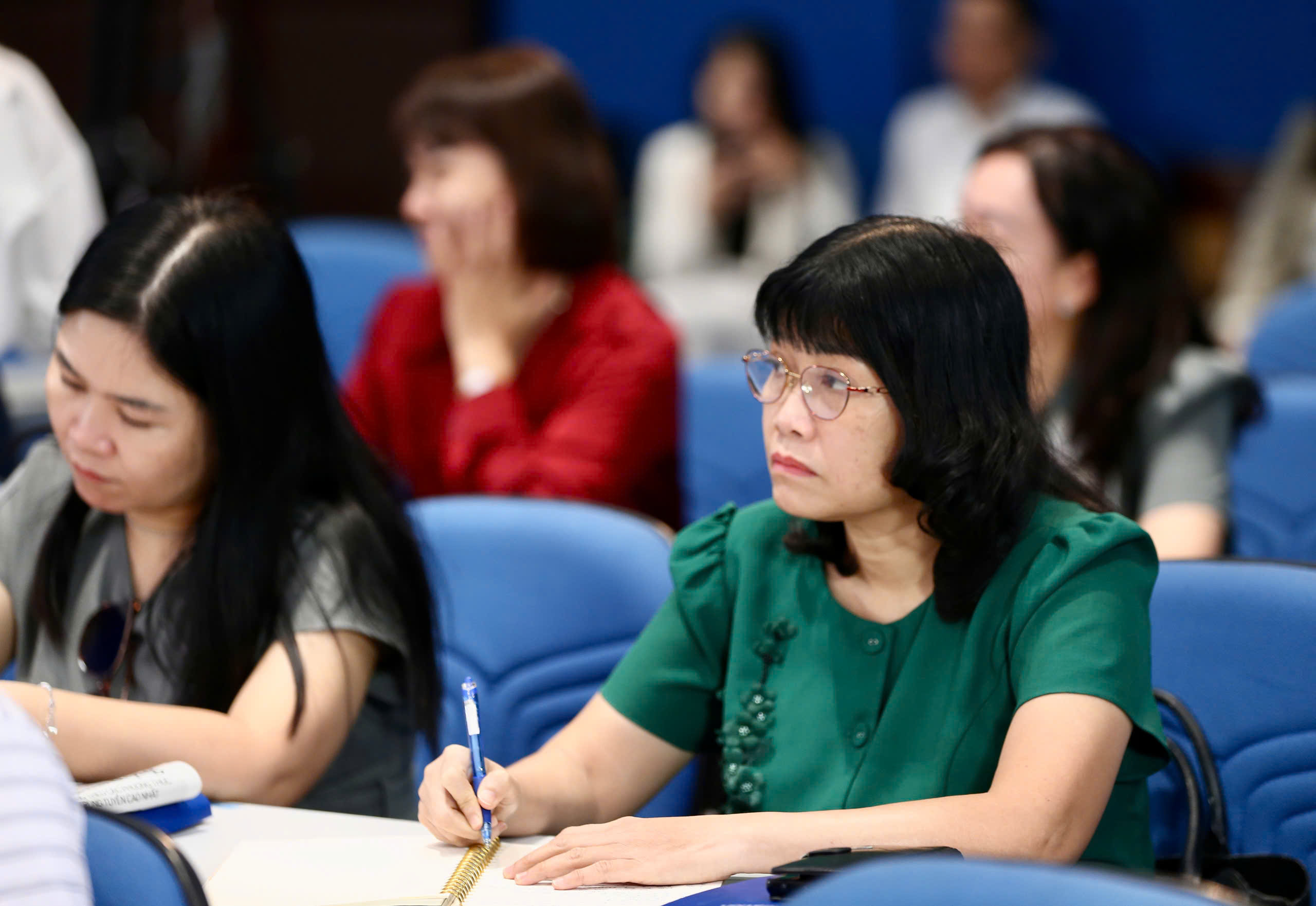 L&atilde;nh đạo của gần 50 trường THPT tham dự bồi dưỡng về &ldquo;Kỹ năng ứng xử với b&aacute;o ch&iacute; - truyền th&ocirc;ng&rdquo;- Ảnh 14.