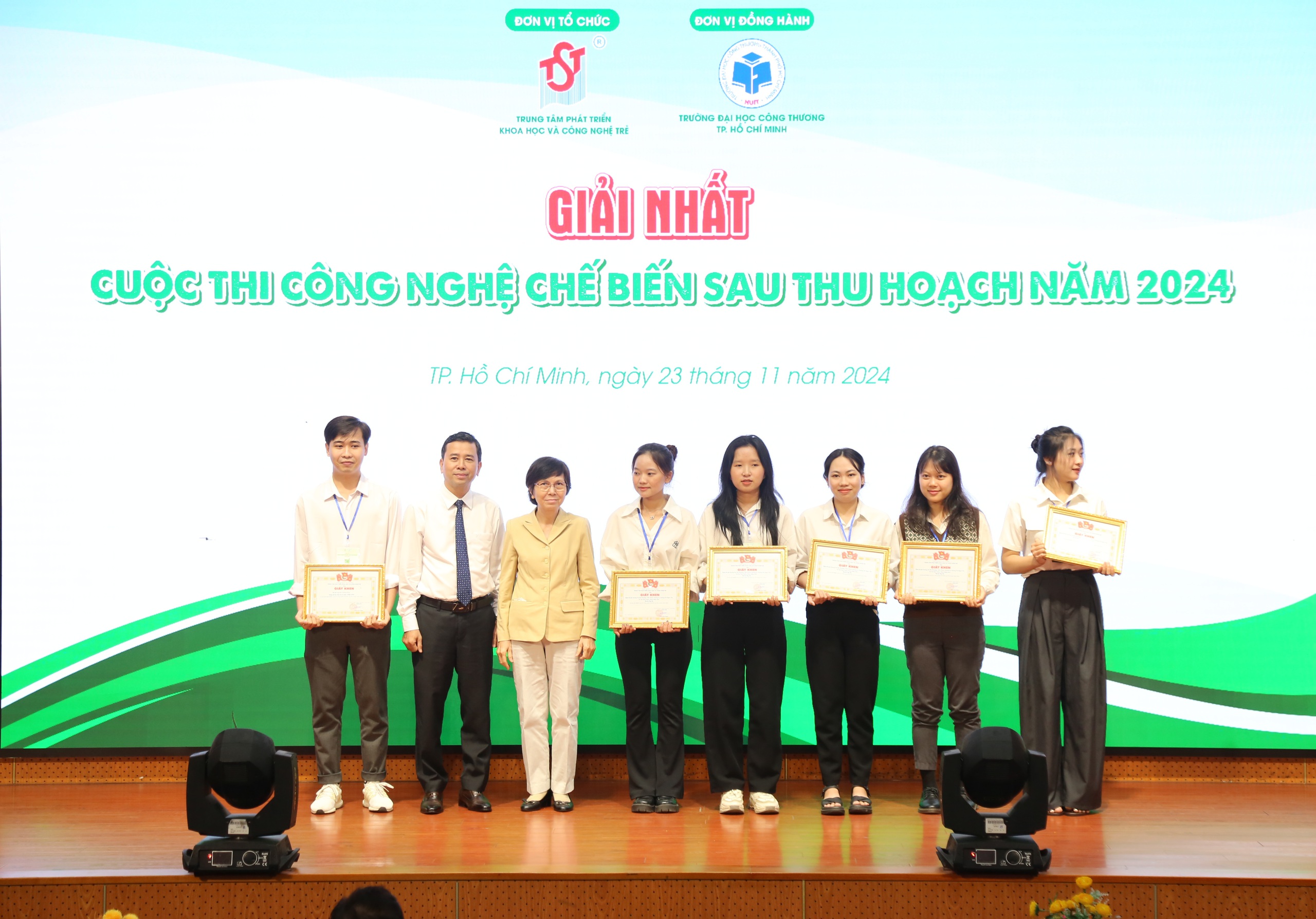 Bất ngờ với những nghi&ecirc;n cứu c&ocirc;ng nghệ chế biến v&agrave; bảo quản của sinh vi&ecirc;n- Ảnh 1.