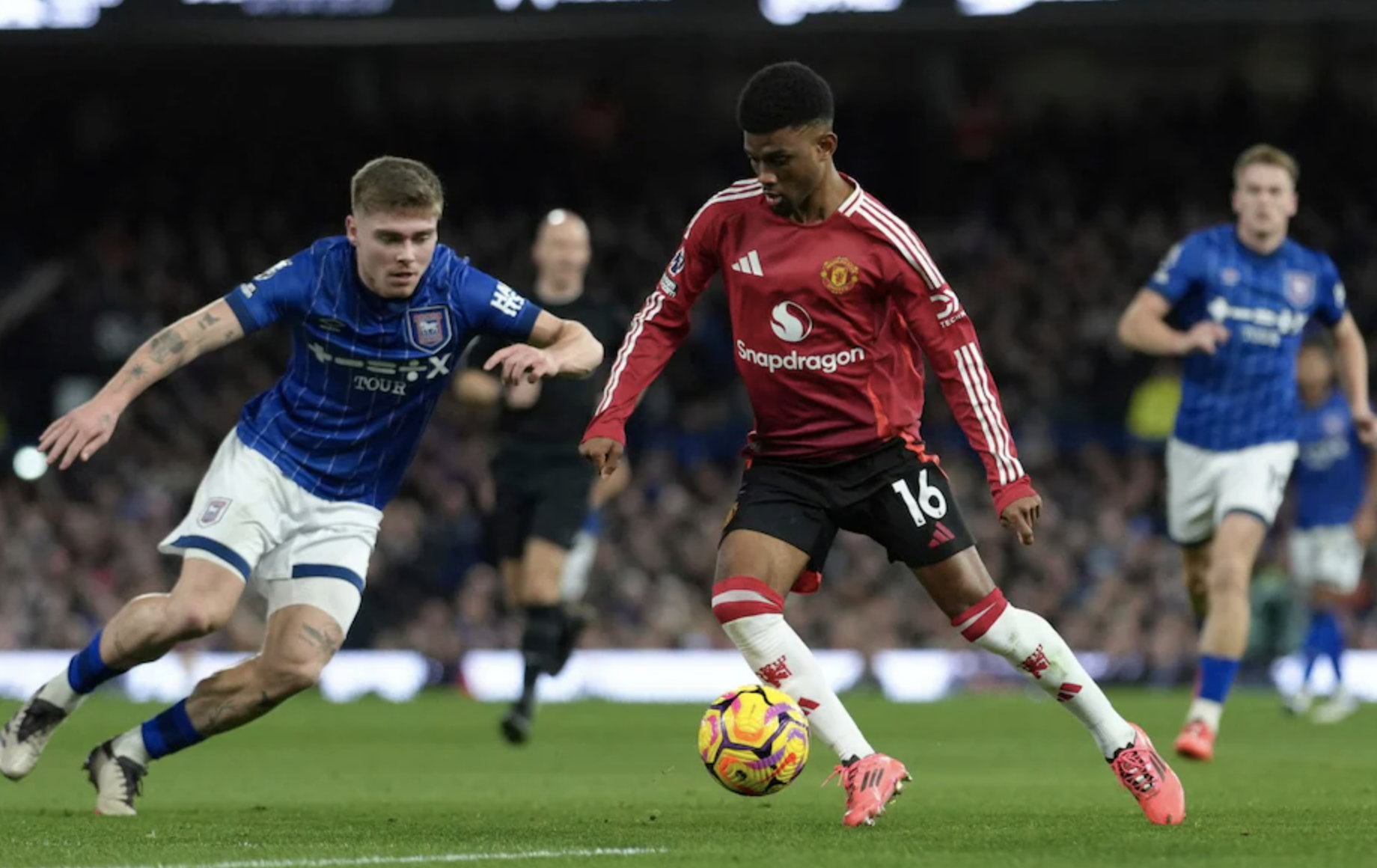 Man United h&ograve;a đội ch&oacute;t bảng, chuy&ecirc;n gia n&oacute;i HLV Amorim "kh&ocirc;ng c&oacute; đũa thần"- Ảnh 2.