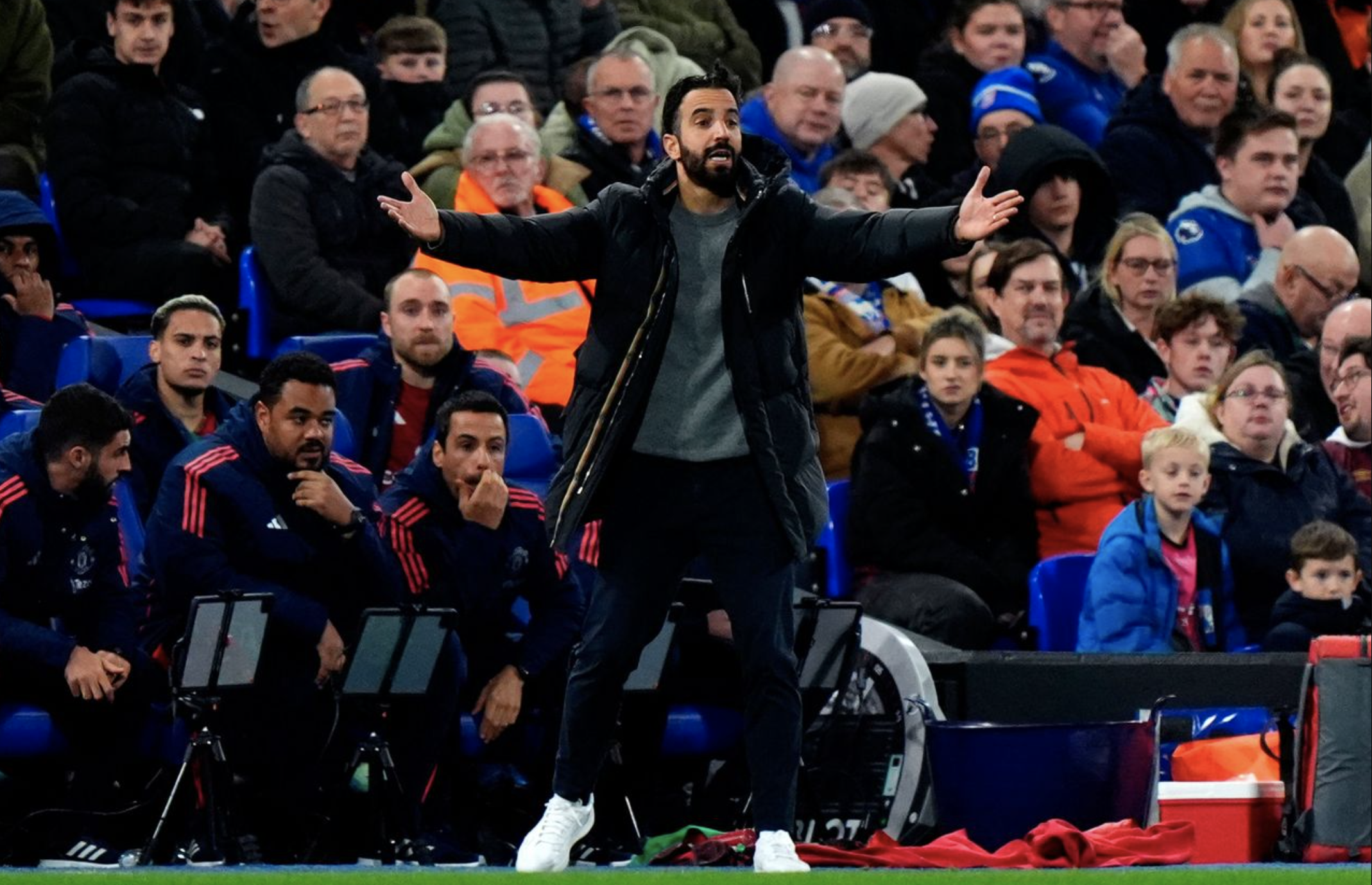 Man United h&ograve;a đội ch&oacute;t bảng, chuy&ecirc;n gia n&oacute;i HLV Amorim "kh&ocirc;ng c&oacute; đũa thần"- Ảnh 6.