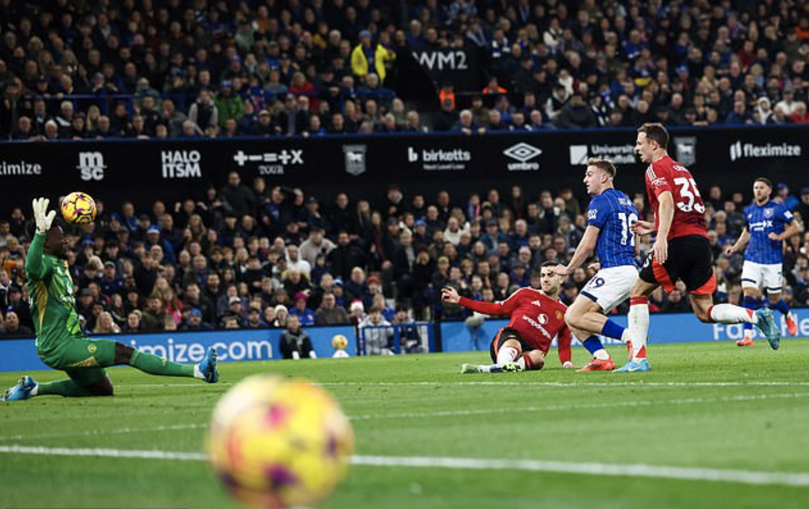 Man United h&ograve;a đội ch&oacute;t bảng, chuy&ecirc;n gia n&oacute;i HLV Amorim "kh&ocirc;ng c&oacute; đũa thần"- Ảnh 5.
