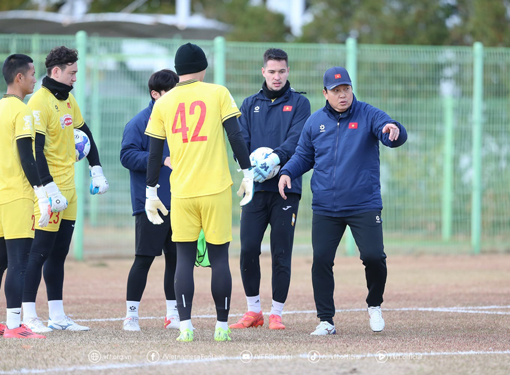 C&aacute;c tuyển thủ Việt Nam r&aacute;o riết tập luyện ở H&agrave;n Quốc, chuẩn bị cho ASEAN Cup 2024. Ảnh: VFF