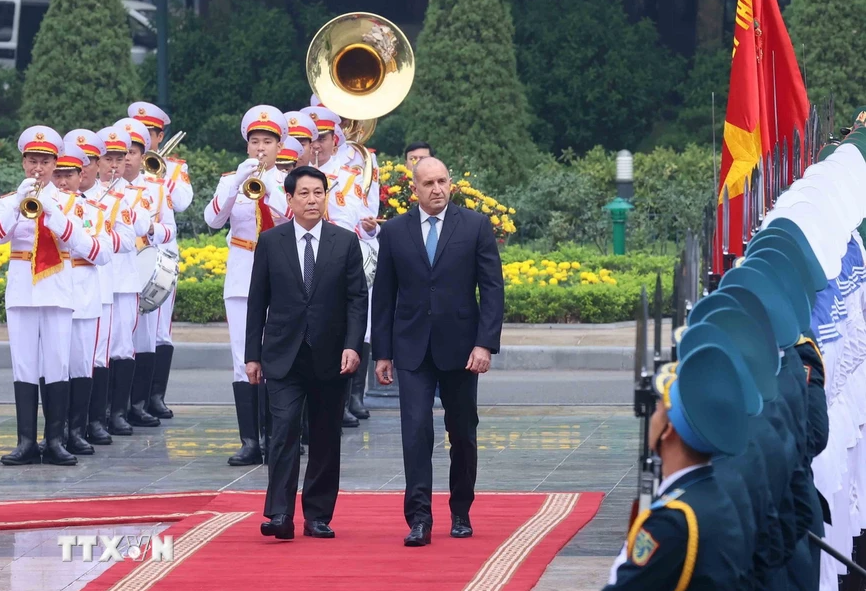 Chủ tịch nước Lương Cường chủ tr&igrave; lễ đ&oacute;n Tổng thống Bulgaria- Ảnh 5.