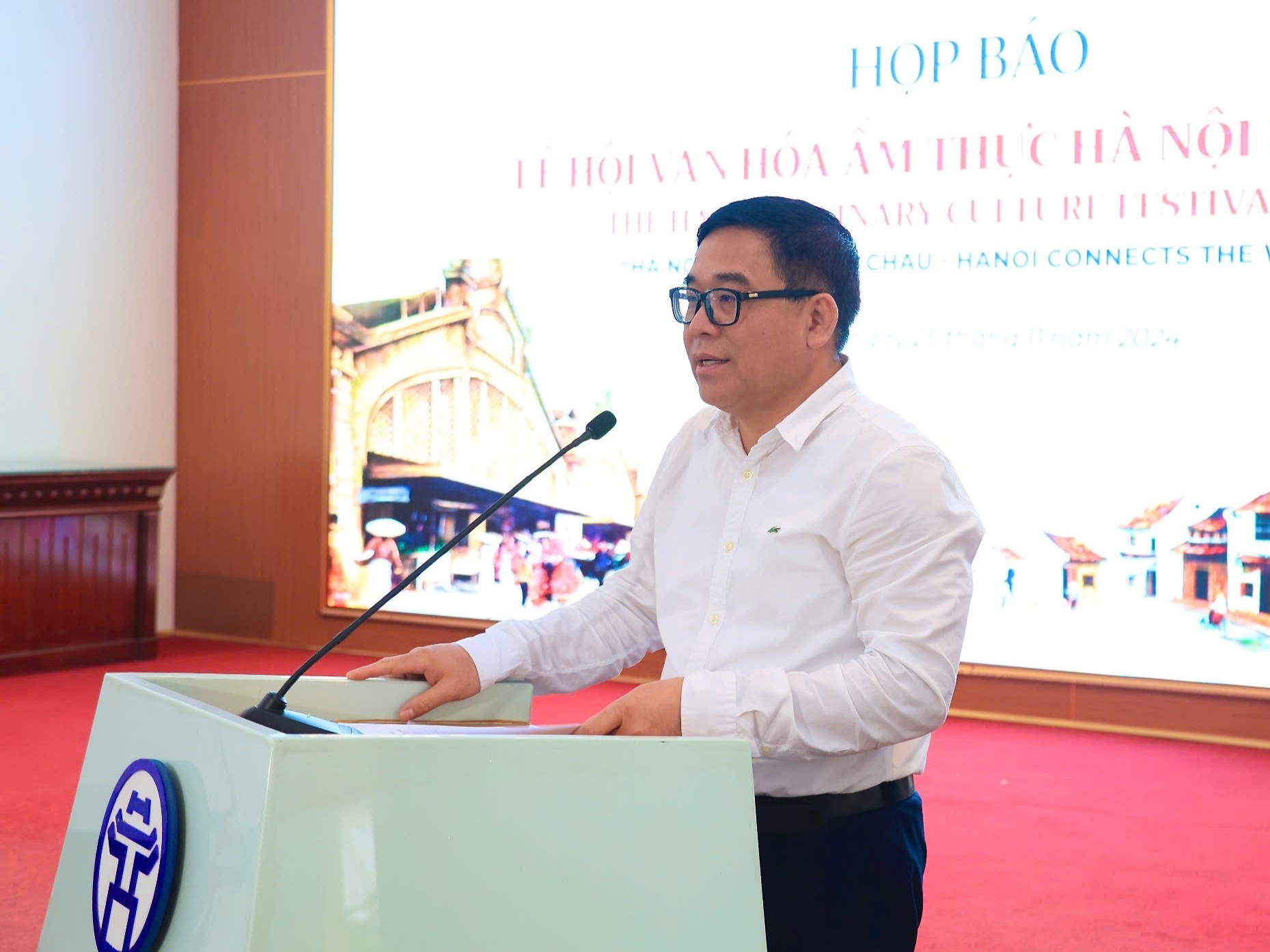 Thưởng thức "phở robot" trong Lễ hội văn hóa ẩm thực Hà Nội- Ảnh 1.