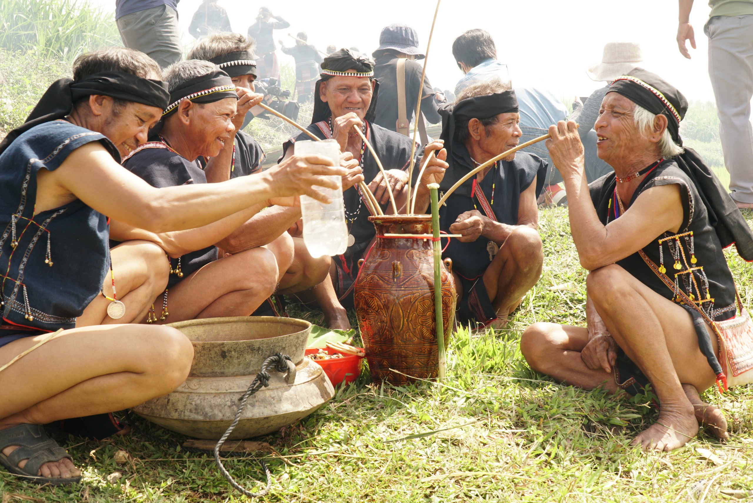 Những ngôi làng bình yên của người Ba Na- Ảnh 9.