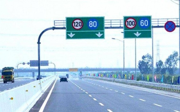 Tốc độ tối đa trên cao tốc tại Việt Nam là 120 km/giờ