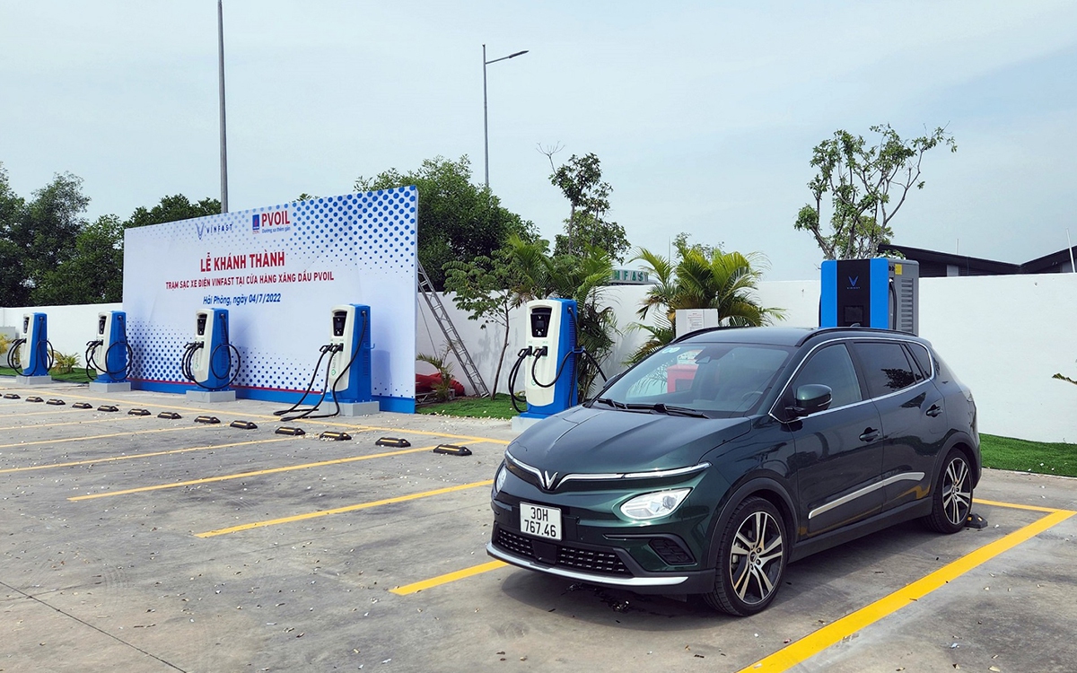 Một doanh nghiệp chi 500 tỉ đồng mua xe VinFast
