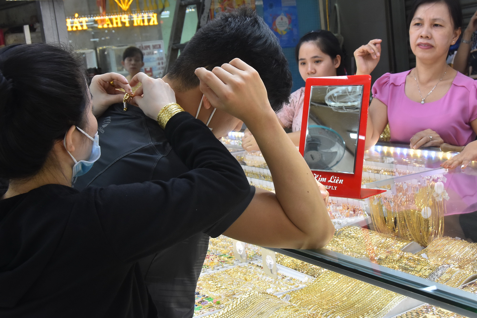 Gi&aacute; v&agrave;ng h&ocirc;m nay, 28-11: Tiếp tục bật tăng- Ảnh 1.