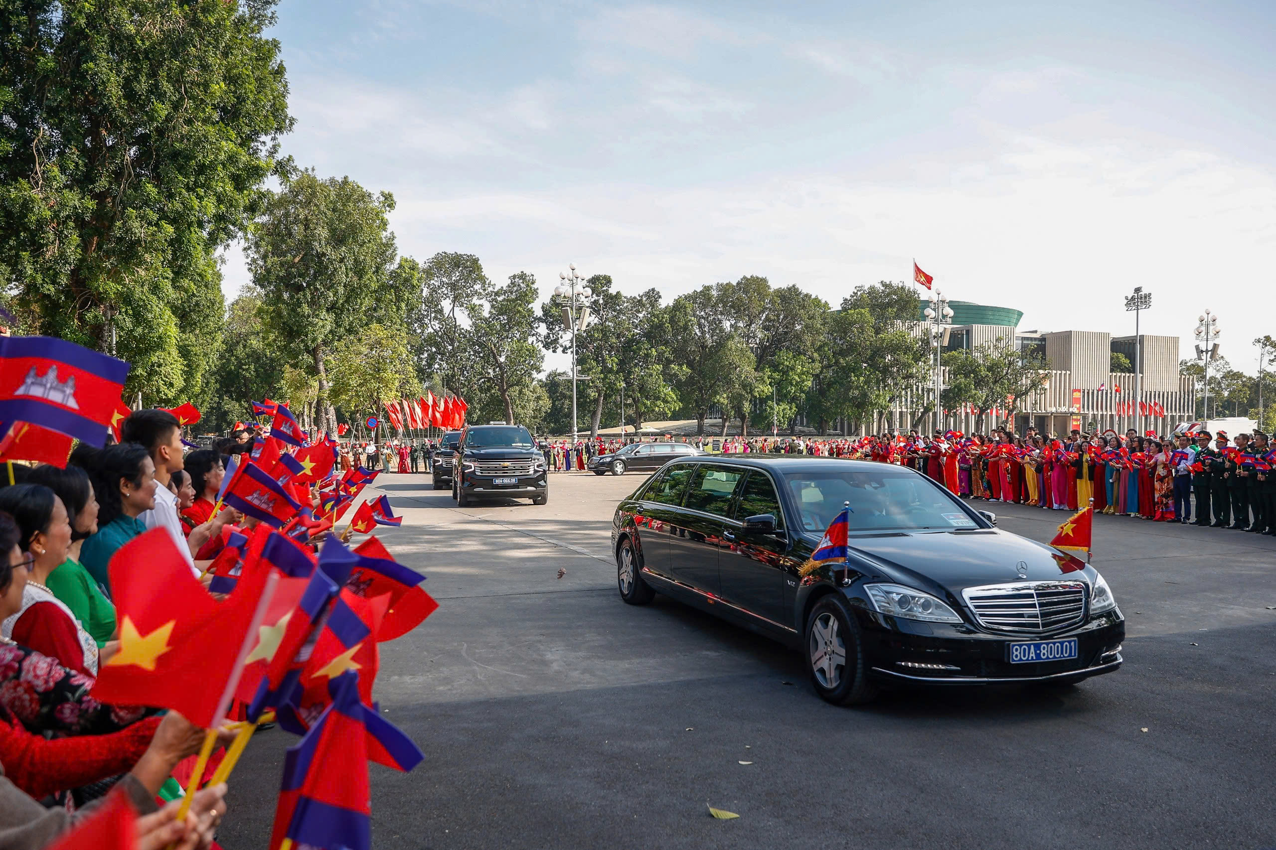 Chủ tịch nước Lương Cường chủ tr&igrave; lễ đ&oacute;n Quốc vương Campuchia Norodom Sihamoni- Ảnh 3.