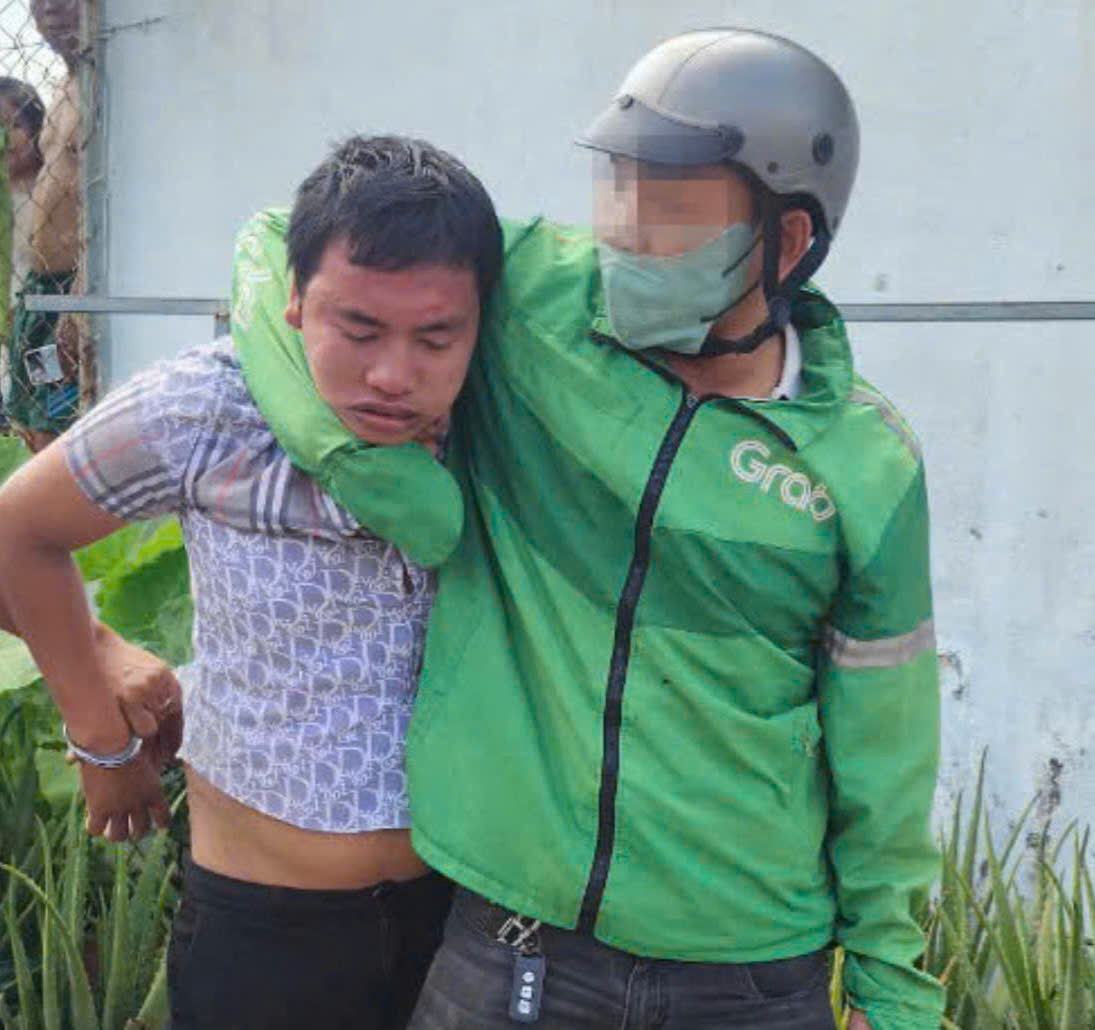 TP HCM: Bắt g&atilde; thanh ni&ecirc;n hiếp d&acirc;m, cướp t&agrave;i sản b&eacute; g&aacute;i b&aacute;n v&eacute; số- Ảnh 1.