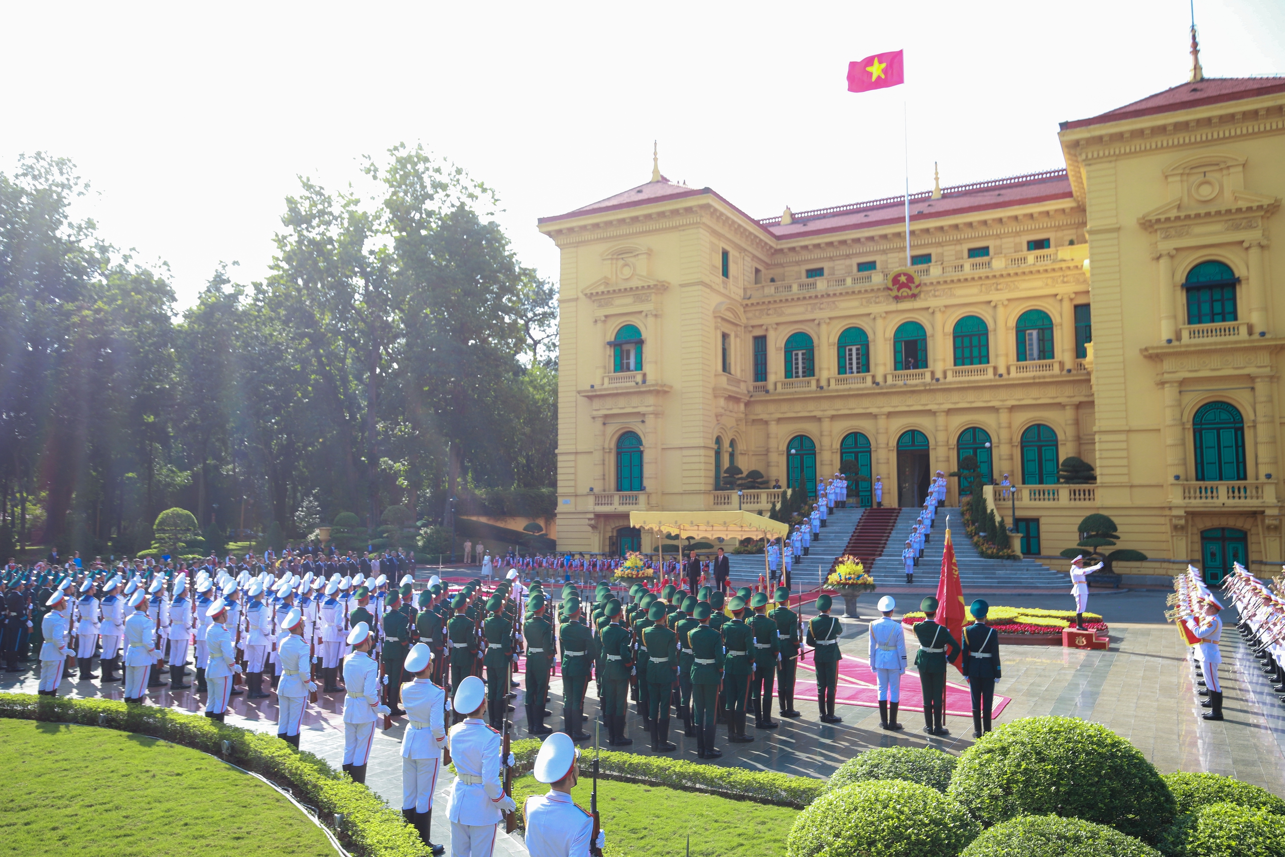 Chủ tịch nước Lương Cường chủ tr&igrave; lễ đ&oacute;n Quốc vương Campuchia Norodom Sihamoni- Ảnh 6.